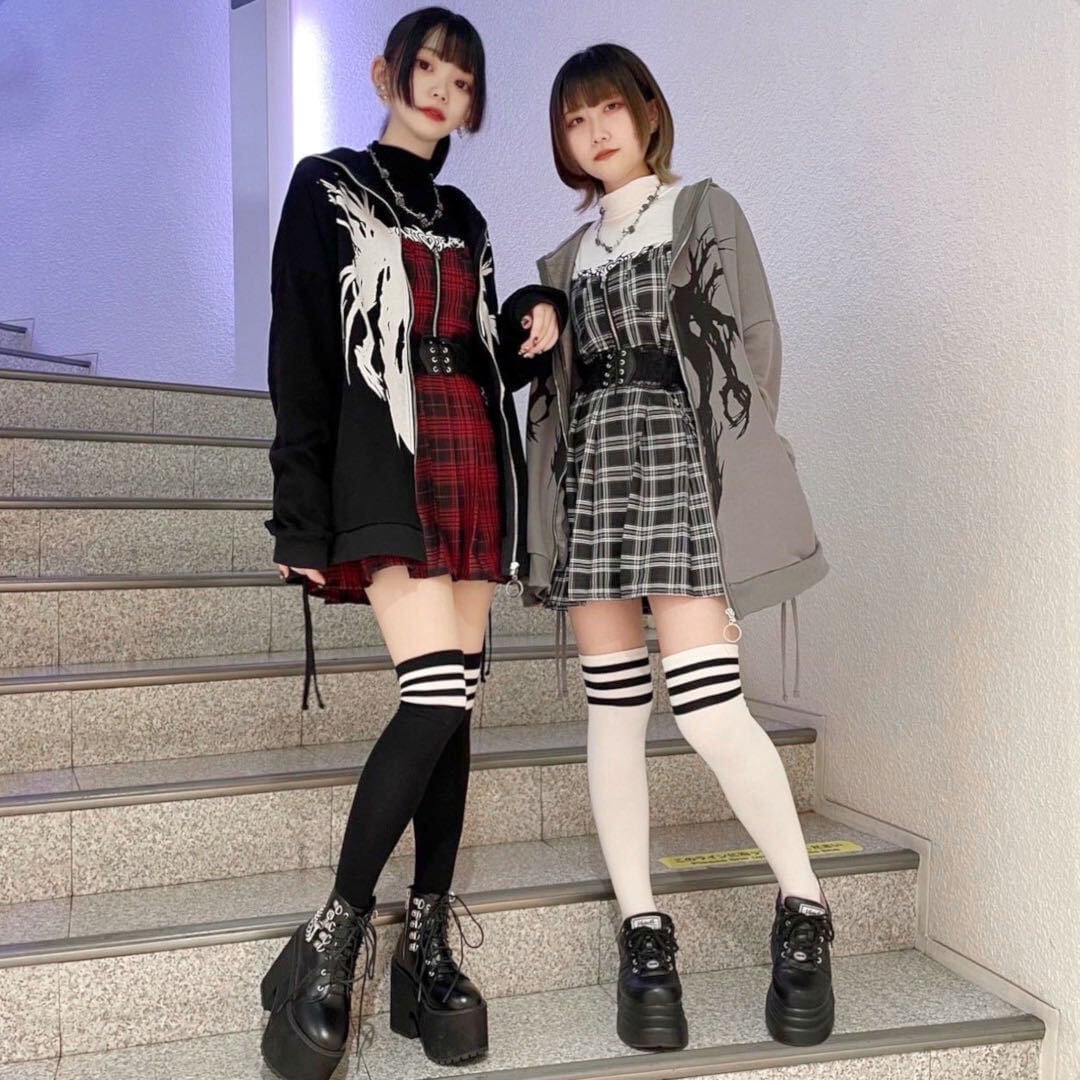 1/30 完売BLACK再入荷！】メタルロゴ フルZIPパーカー | VOLCAN&APHRODITE