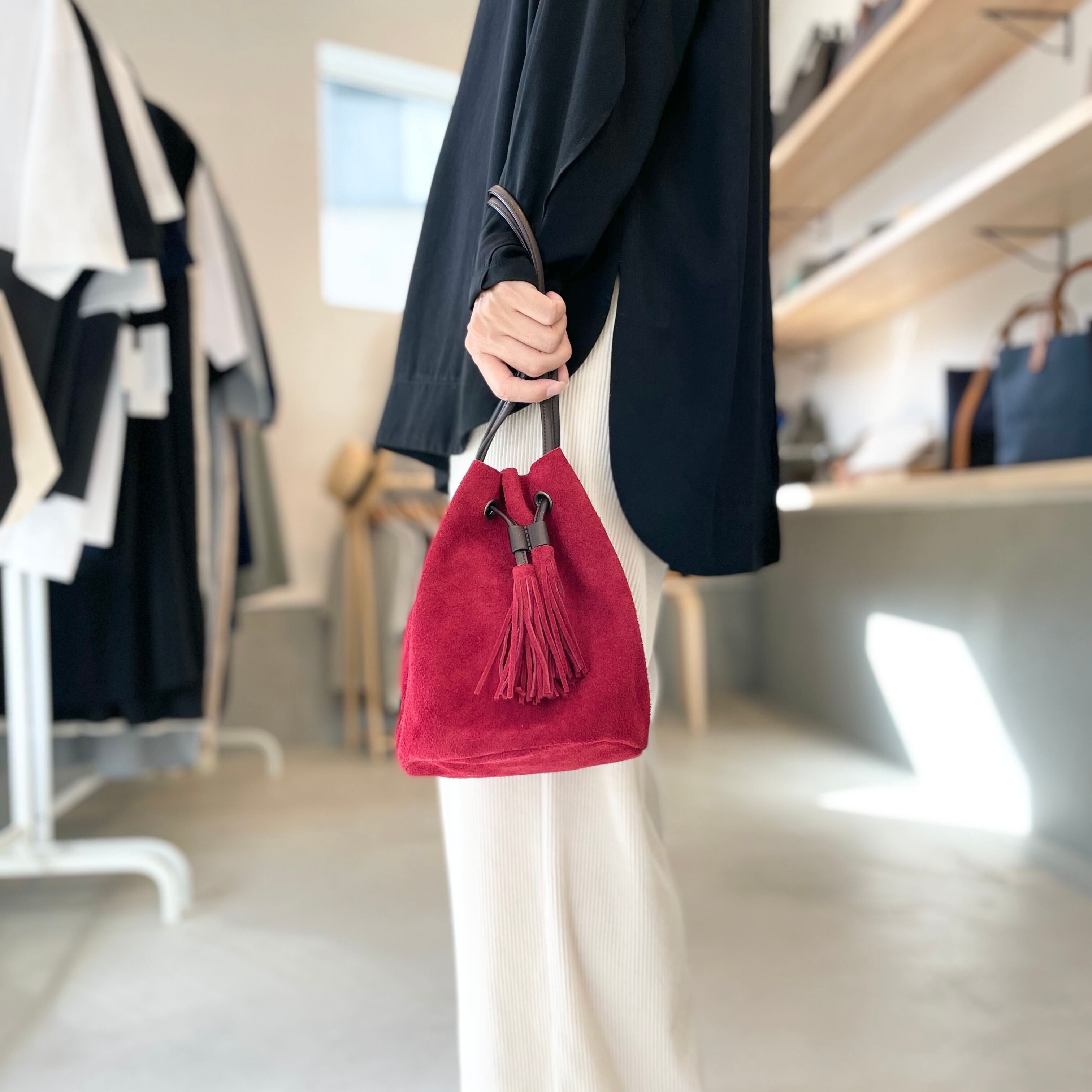 2025再販】牛床ベロアのタッセル付2WAY巾着バッグ【ワインレッド