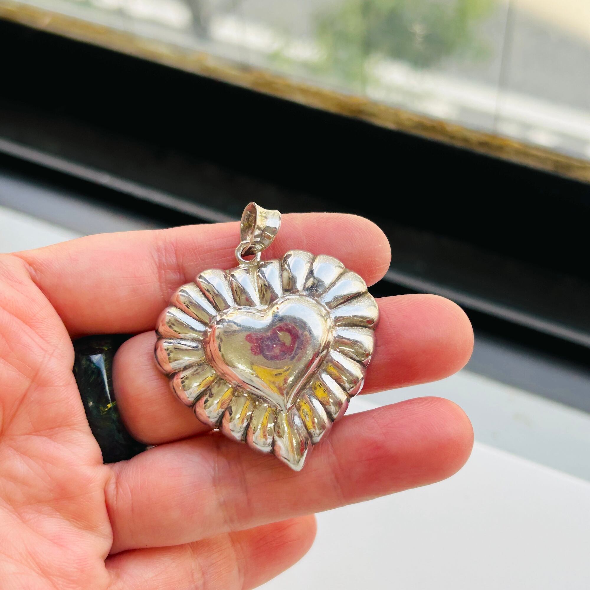 シルバー925 Scallop Puffy ハート | Milo Antiques & Vintage