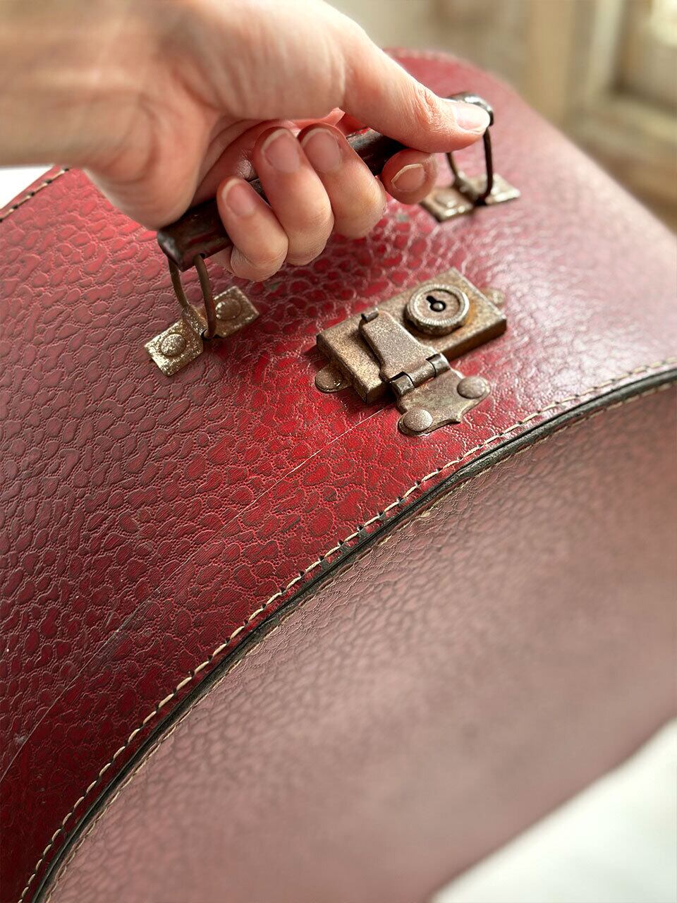 ハットボックス ボルドー 型押し柄 | Brocante de La Cocotte