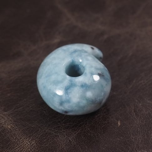 糸魚川翡翠 青ヒスイ まる勾玉 9.0g Itoigawa blue Jadeite Magatama