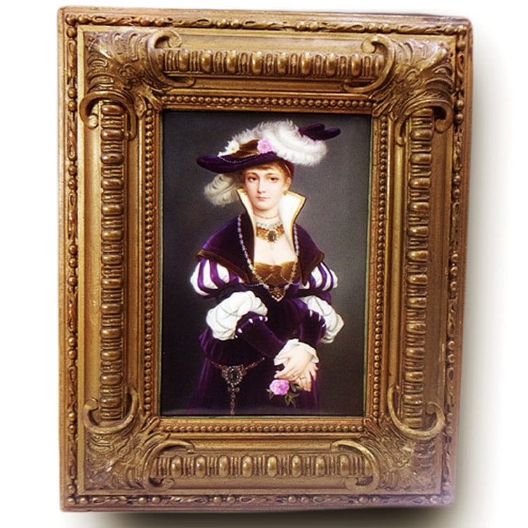 KPM ベルリン 陶板画 “ルネッサンス風服装の美少女” 額付き