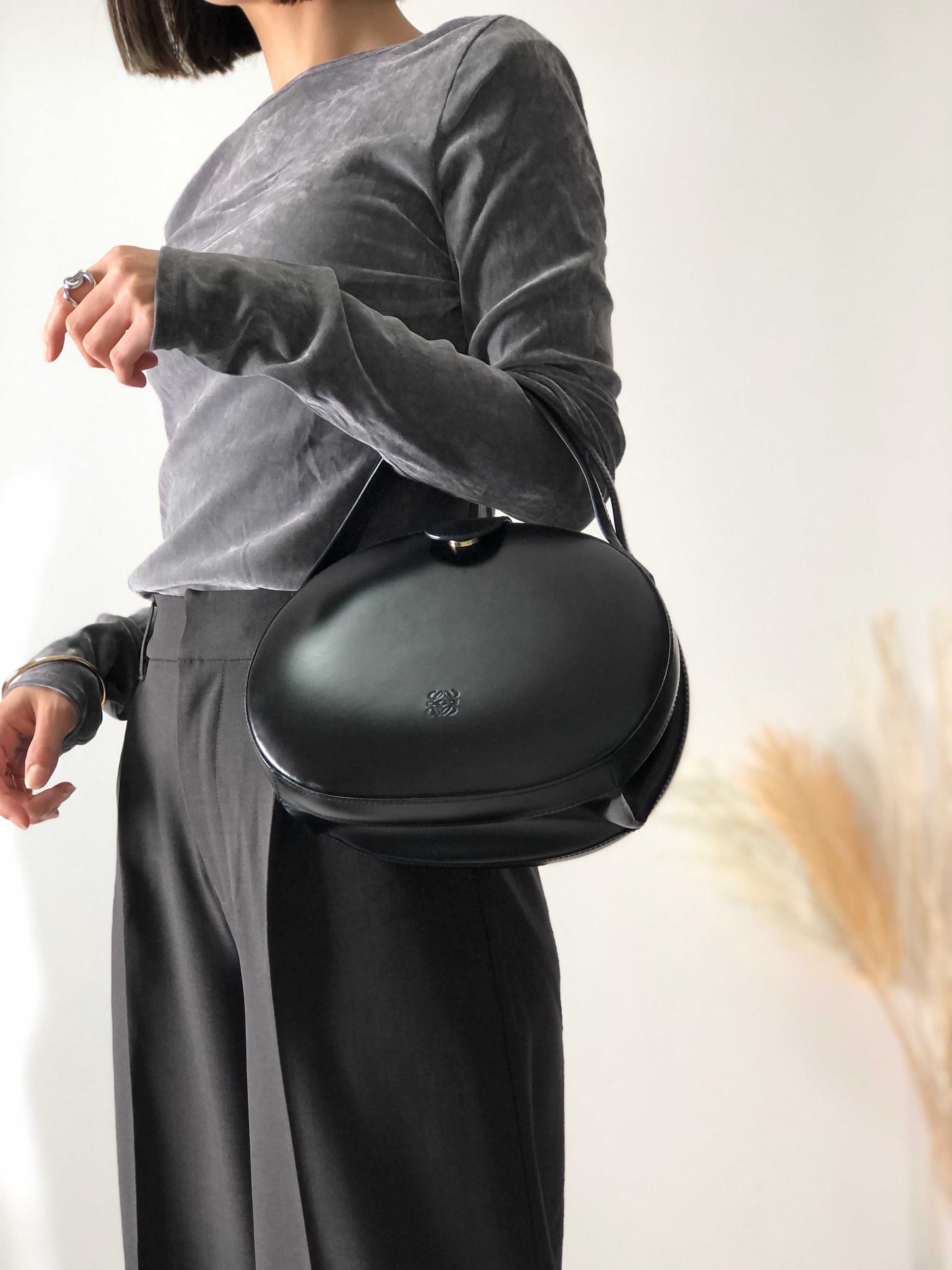 LOEWE ロエベ アナグラム レザー ラウンド 2way ショルダーバッグ