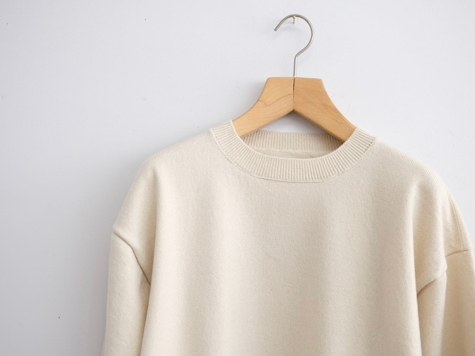 Yonetomi NEW BASIC”RIGID CASHMERE KNIT SWEATER RAW” | Lapel online