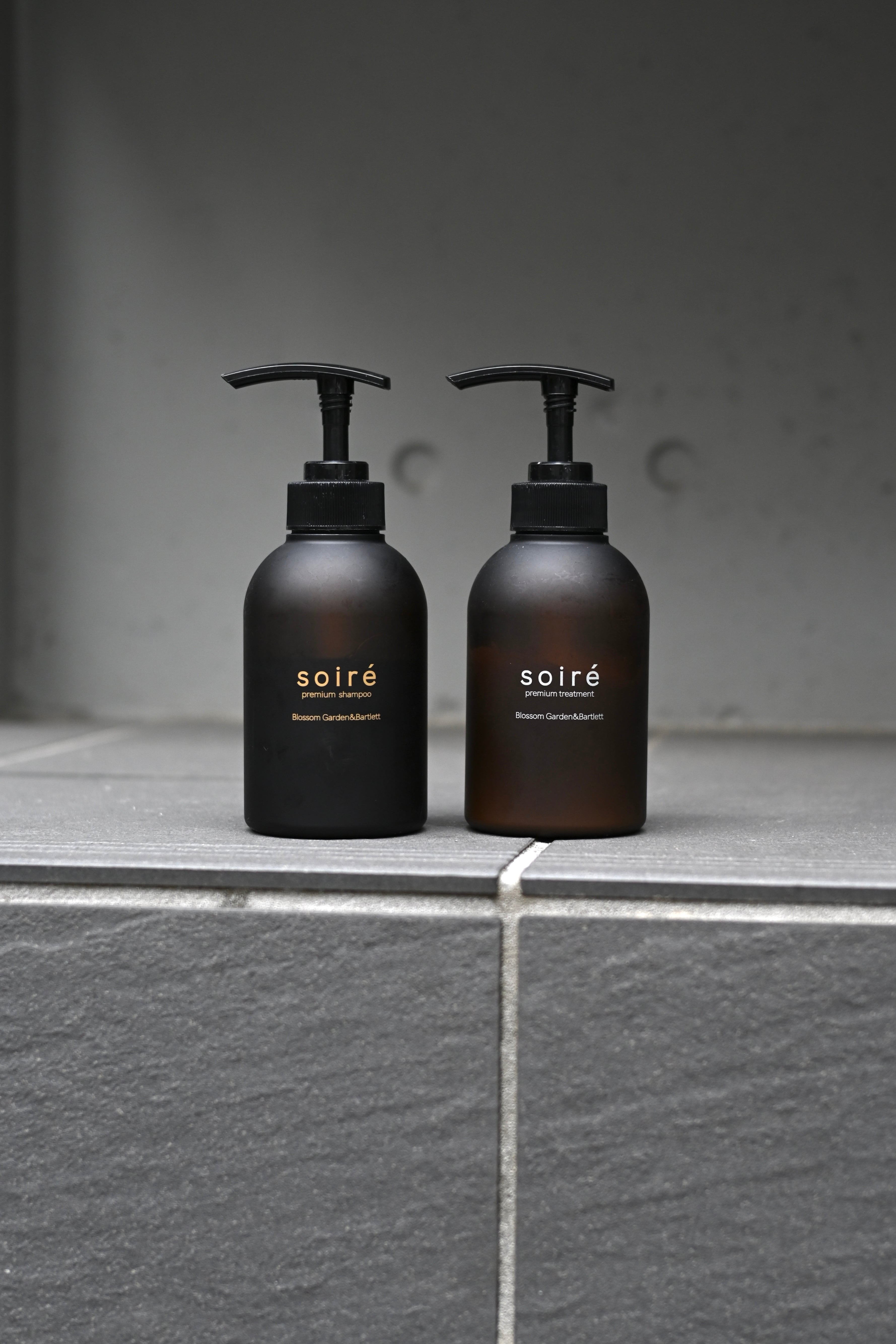 soiré ソワレ プレミアムシャンプー 280ml &トリートメント 280g