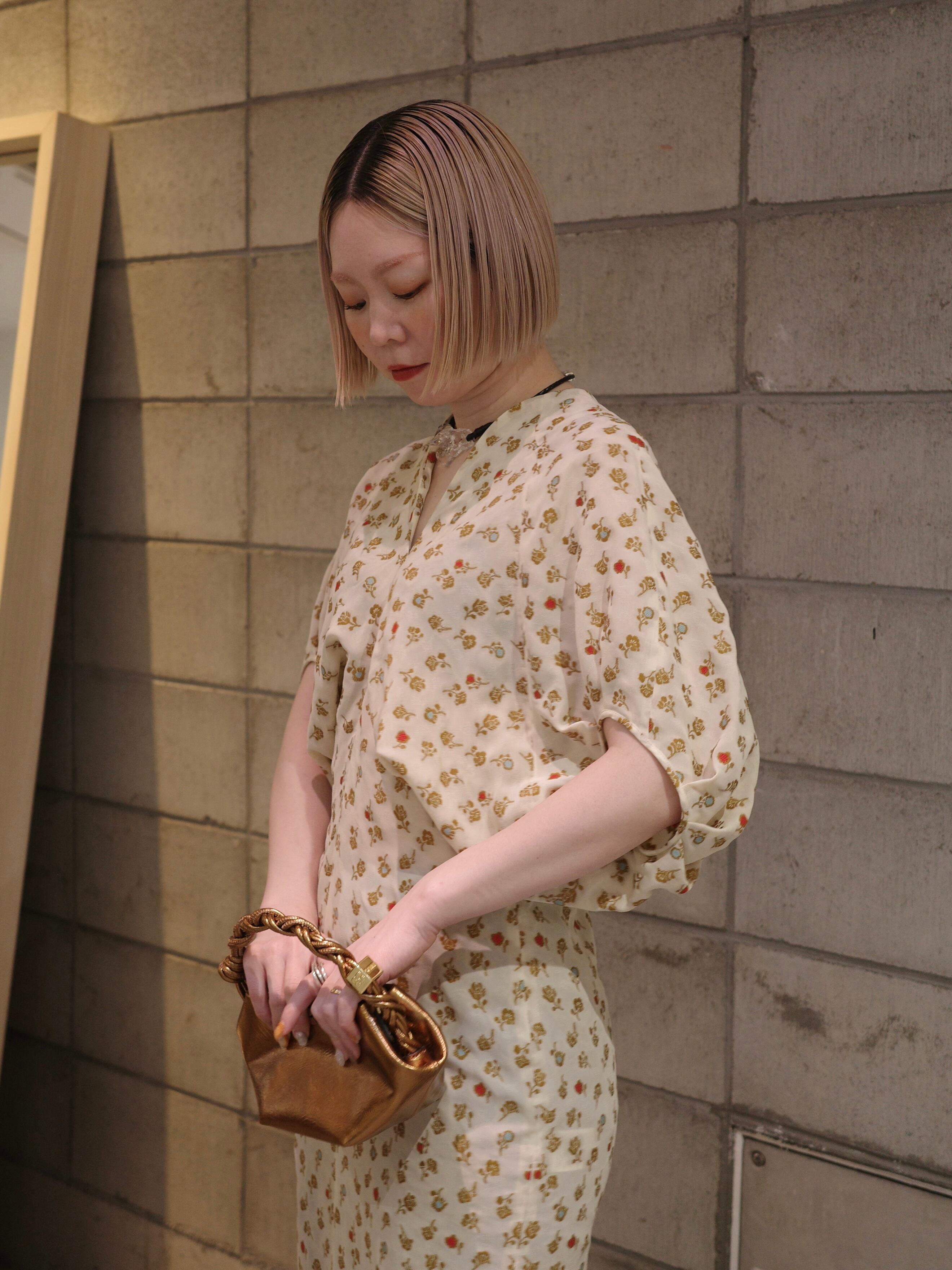 マメクロゴウチ ブラウス ゴールド花柄 25SS】Mame Kurogouchi マメ