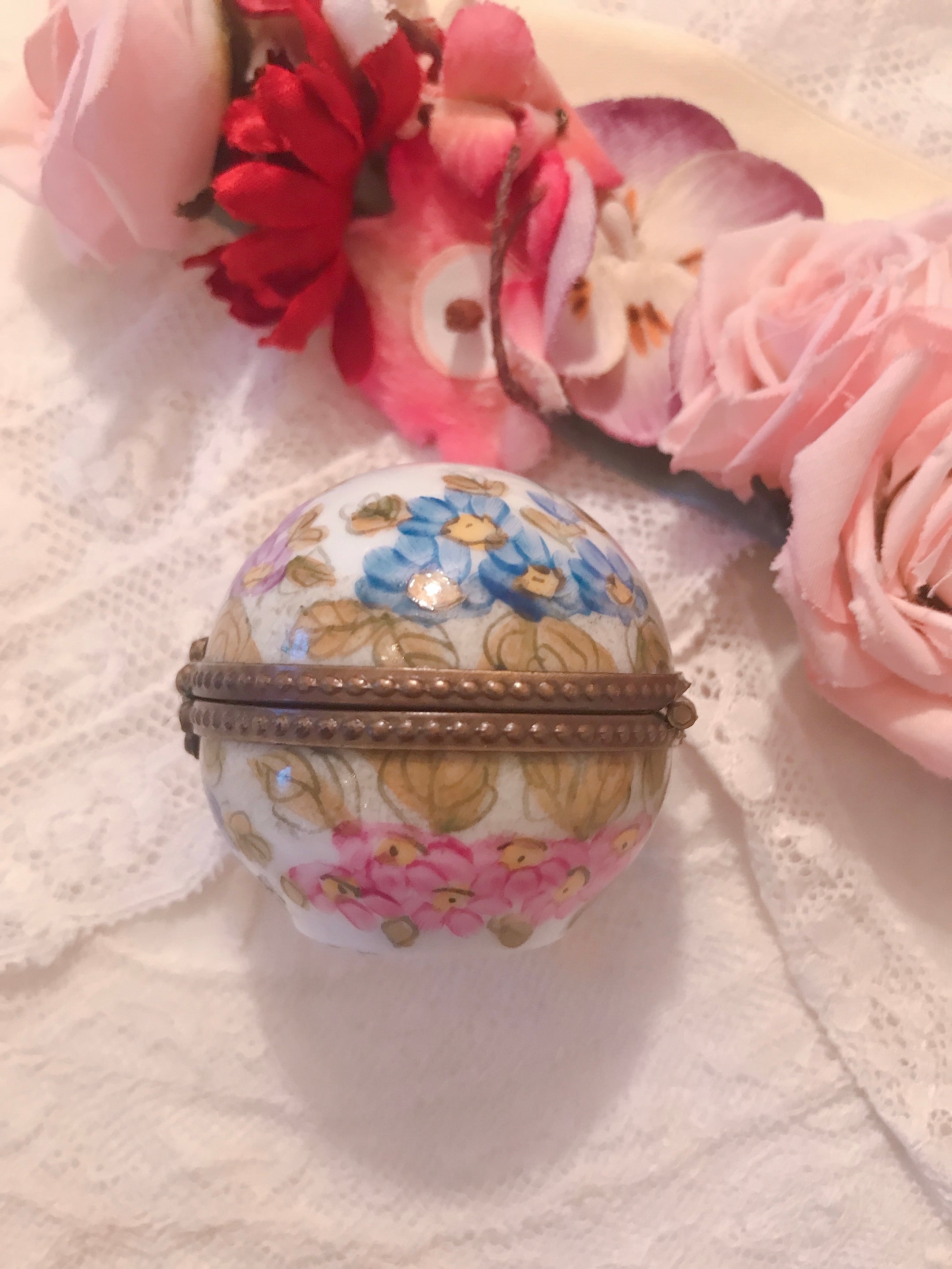 フランスリモージュ 可愛い丸いピルケース | AntiqueRose