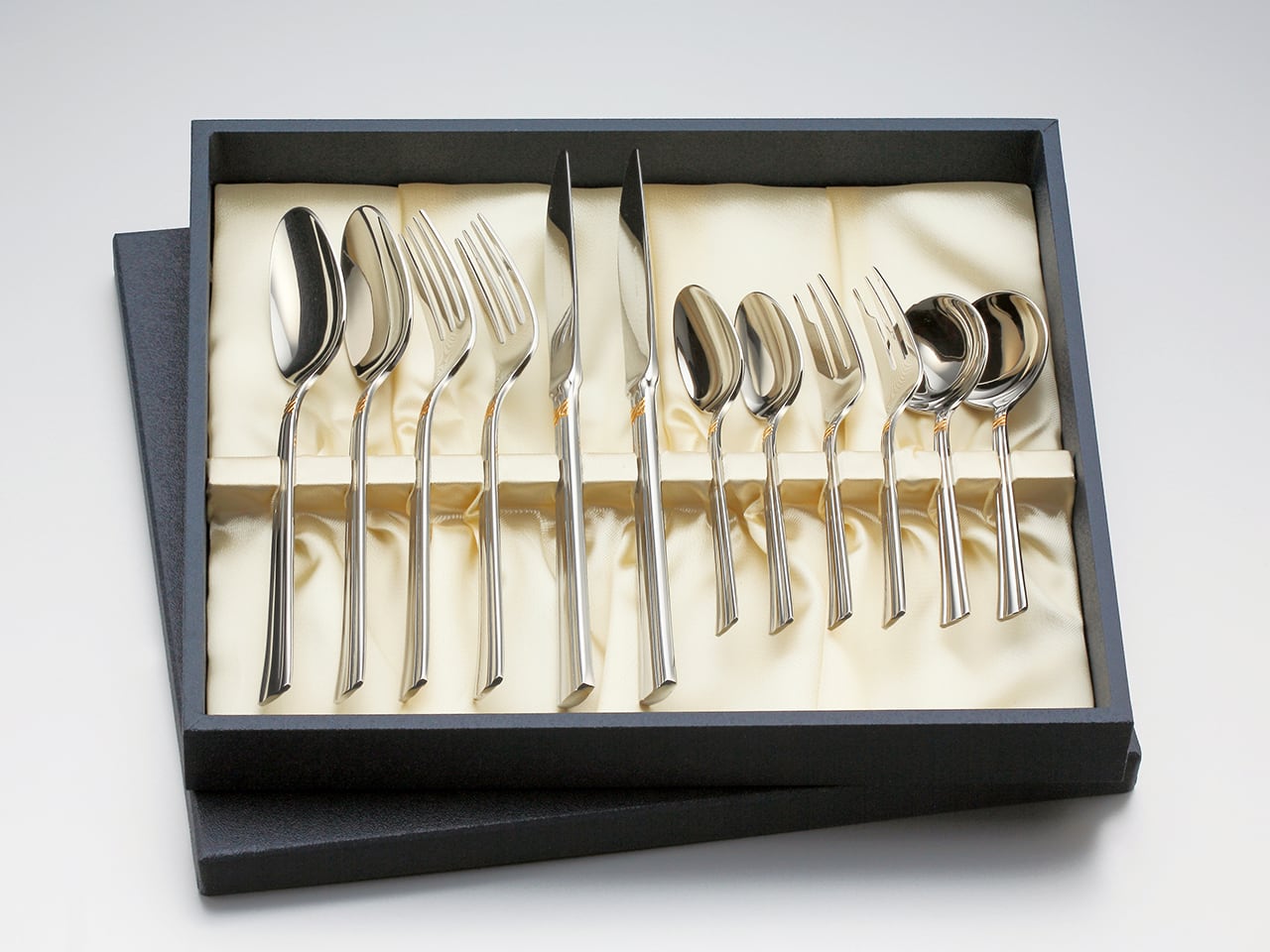 【最終値下げ】LUCKYWOOD ステンレスカトラリーセット 35点 新品未開封】LUCKYWOOD ラッキーウッド ステンレス カトラリーセット