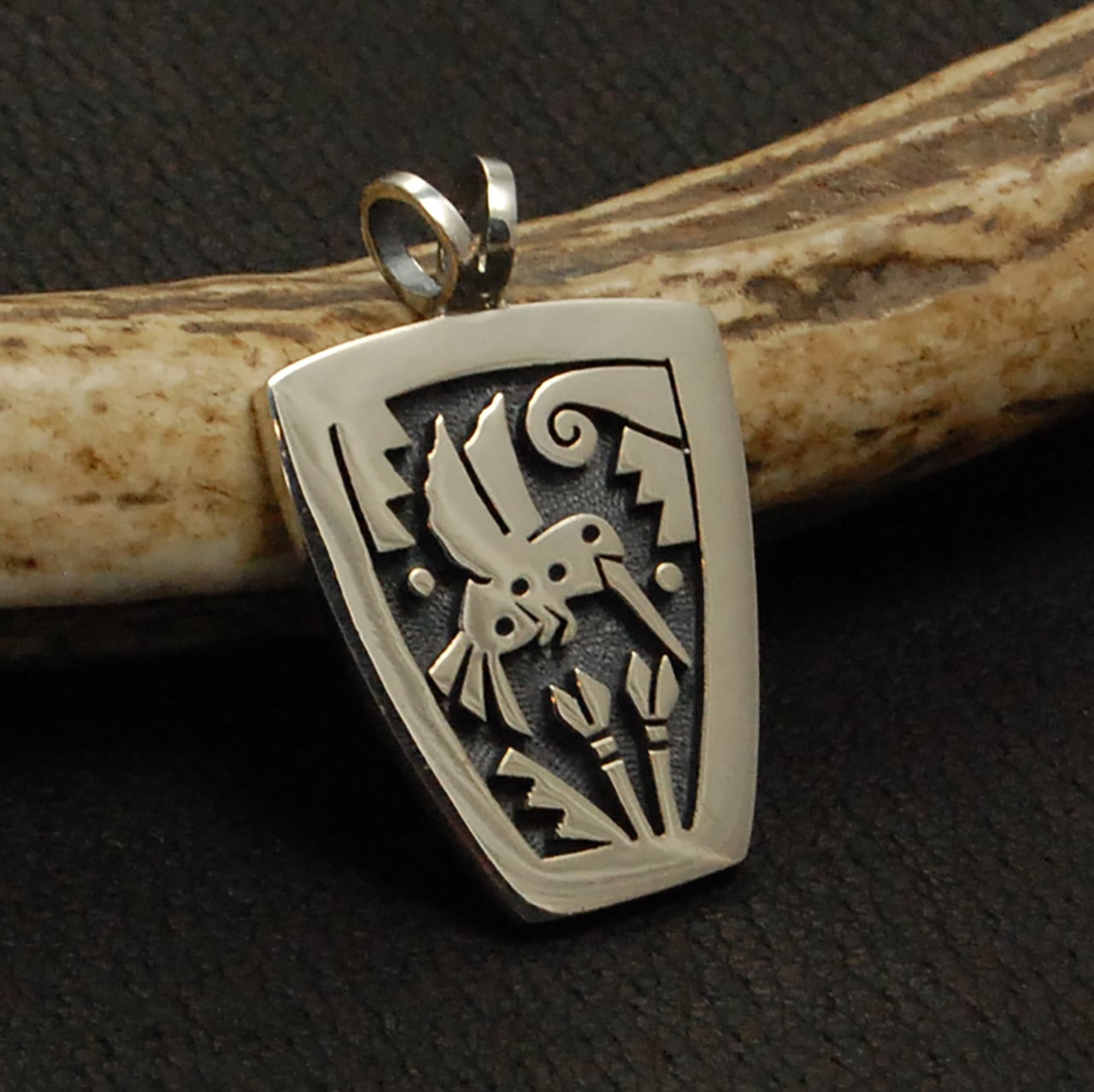 ホピ ゲーリー＆エルシー ヨヨキー ネックレストップ ミツバチ みつばち