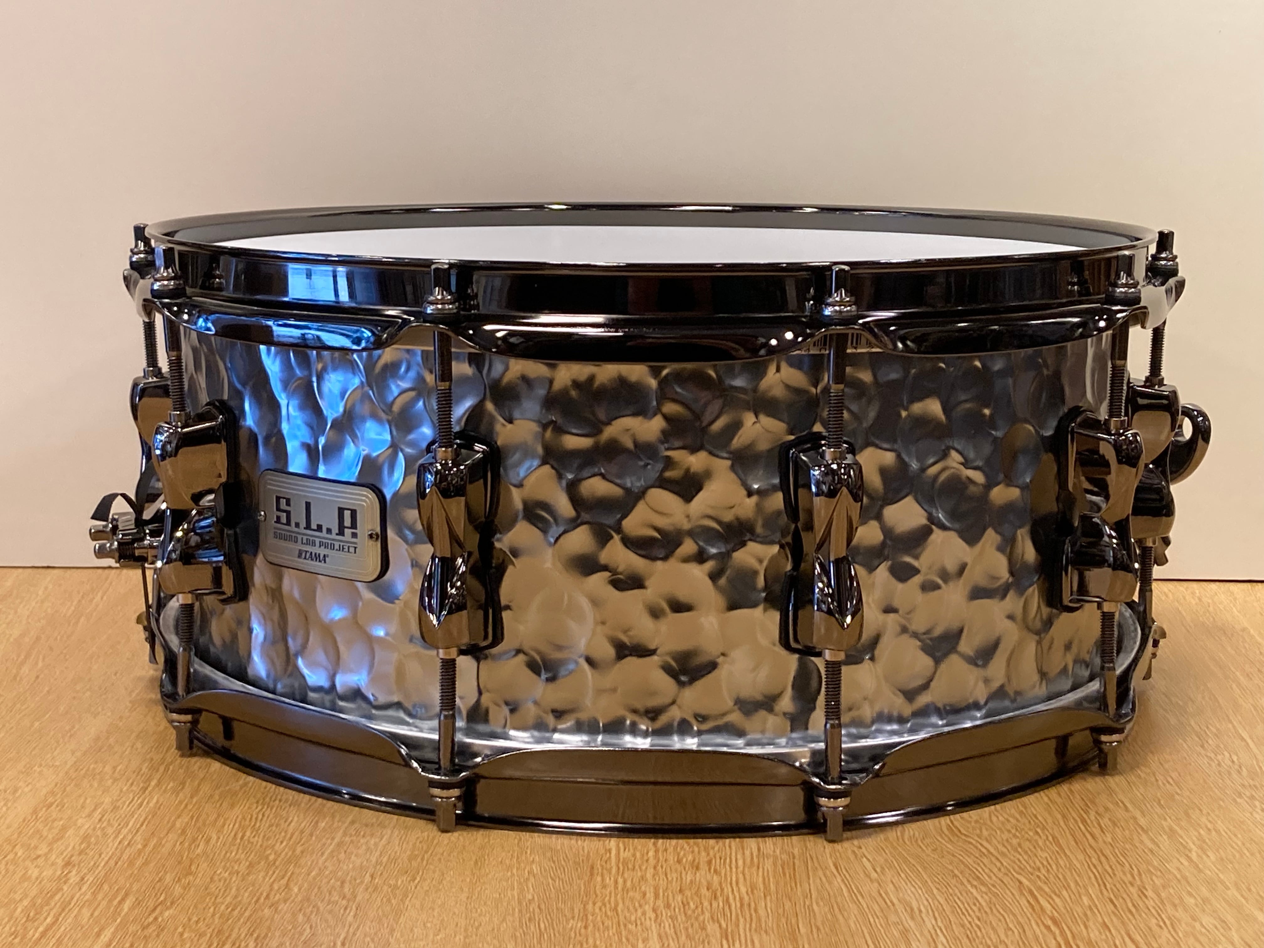 TAMA S.L.P. Expressive Hammered Steel Snare 14x6 LST146H