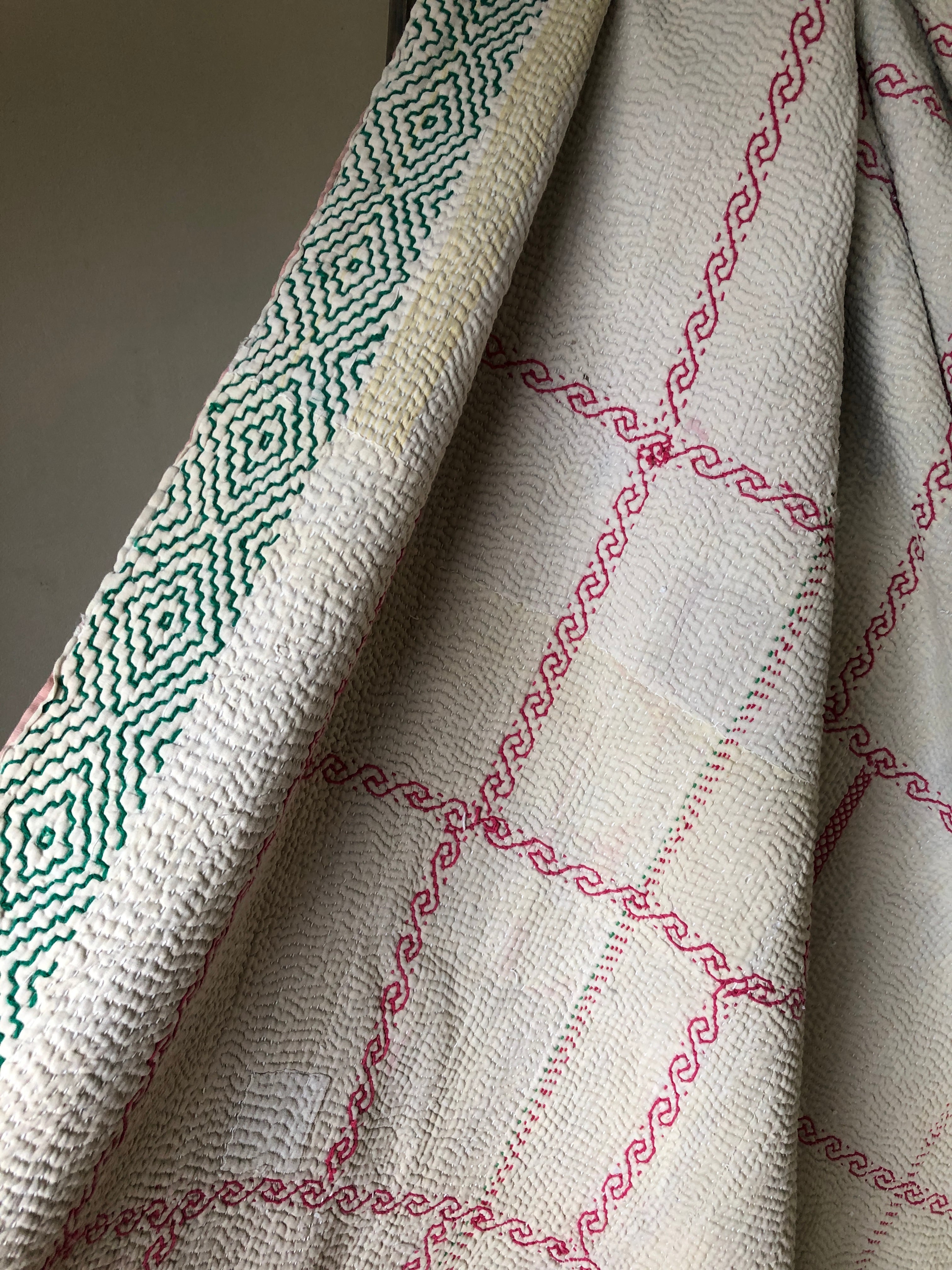 ヴィンテージ ラリーキルト ホワイトカンタ 刺繍 リバーシブル