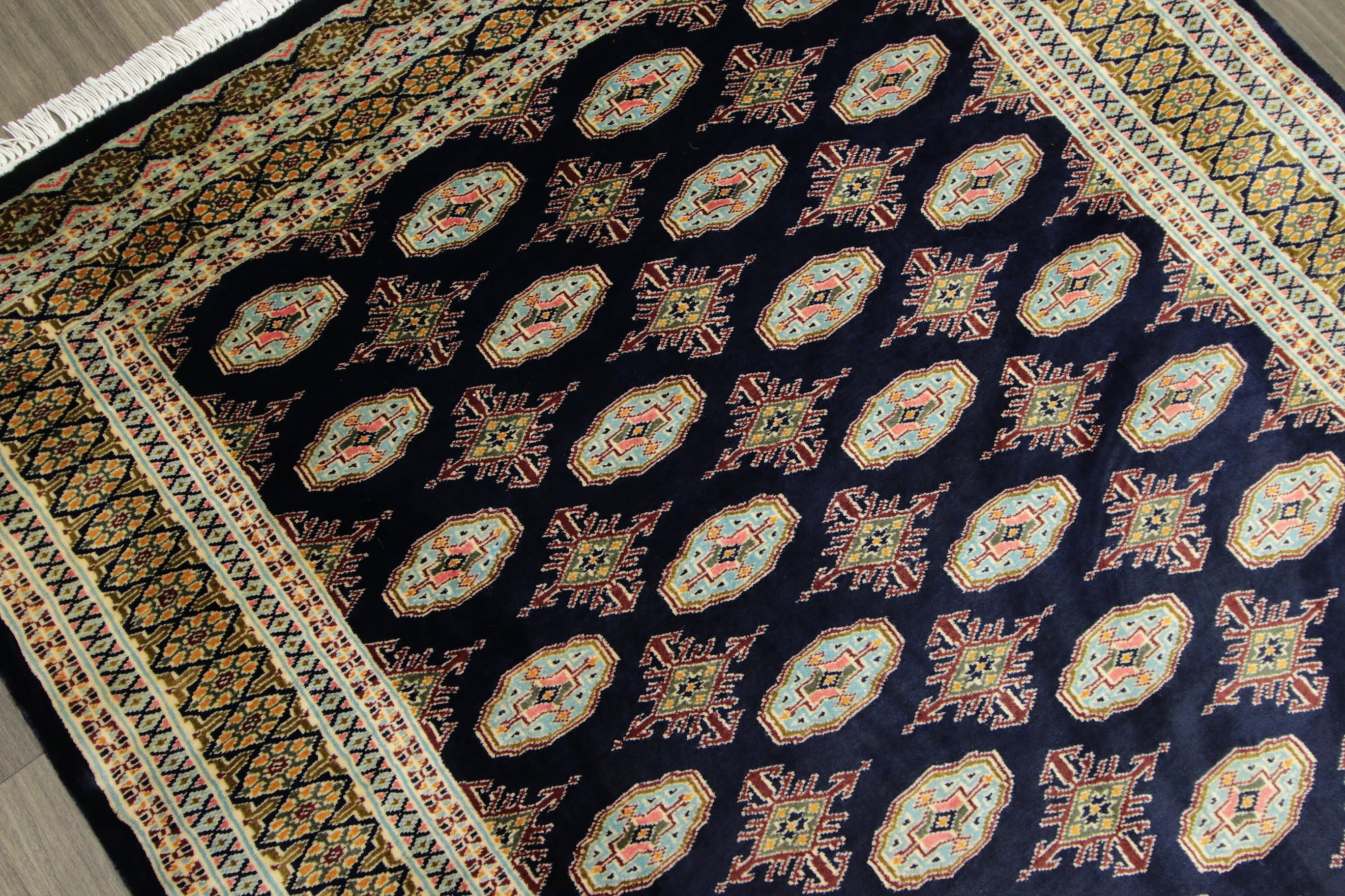 パキスタン絨毯 126x190cm ＃150 最高クラス 手織り絨毯 アクセント