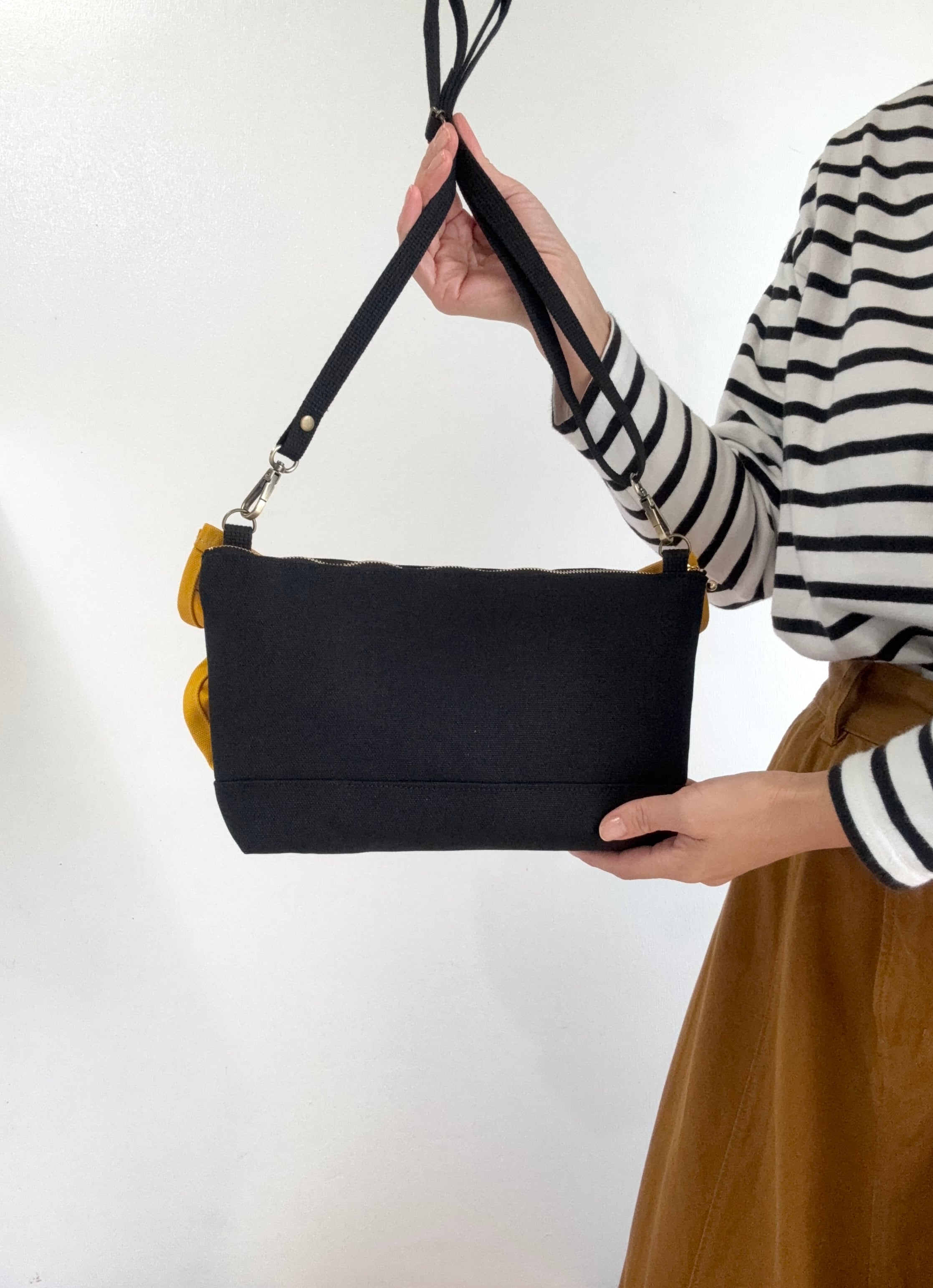 再販2回目▶︎大人可愛いフリルショルダーバッグ・マスタード | kimmy