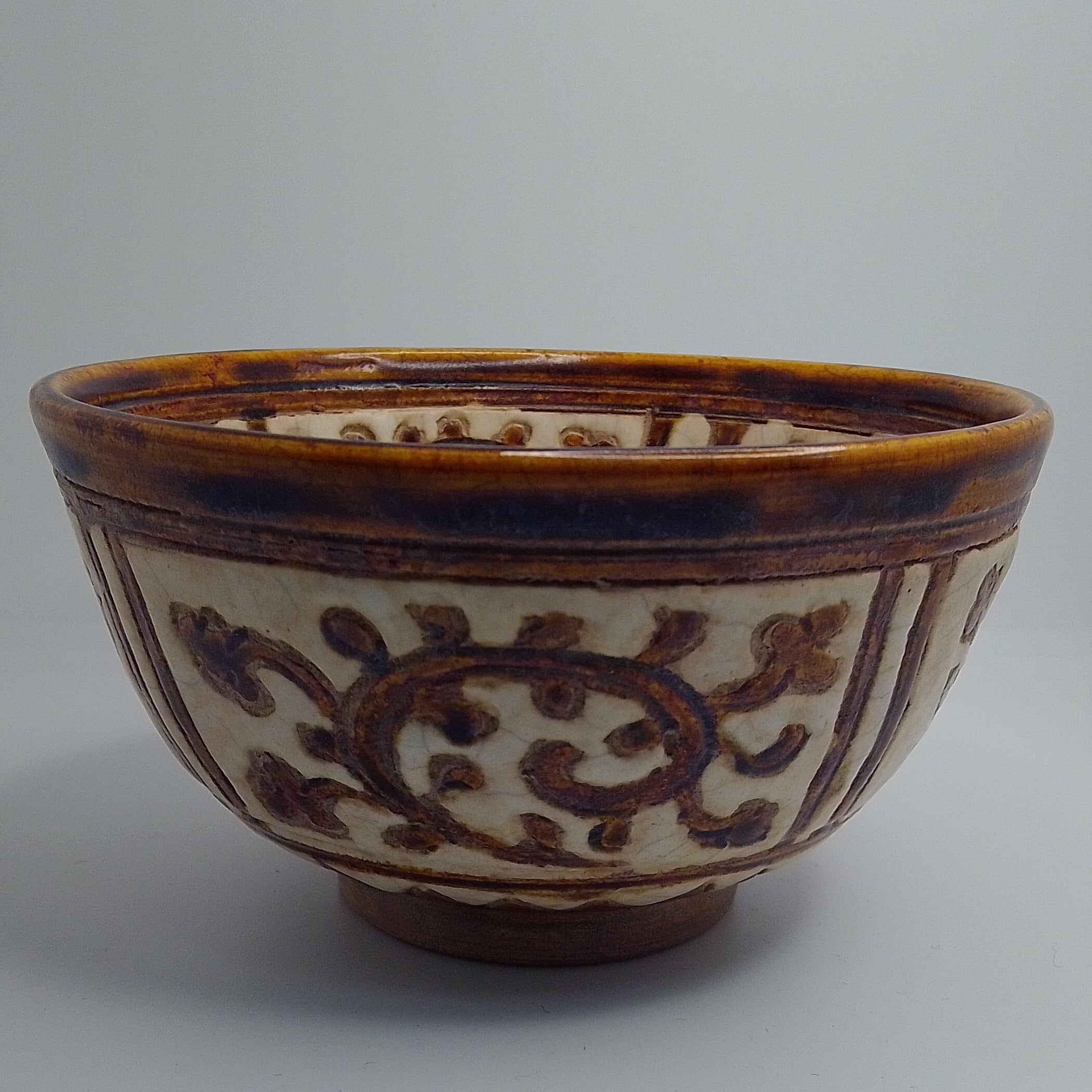 茶碗 タイ 宋胡録 | 有限会社いとお（茶道具・華道具・煎茶道具）