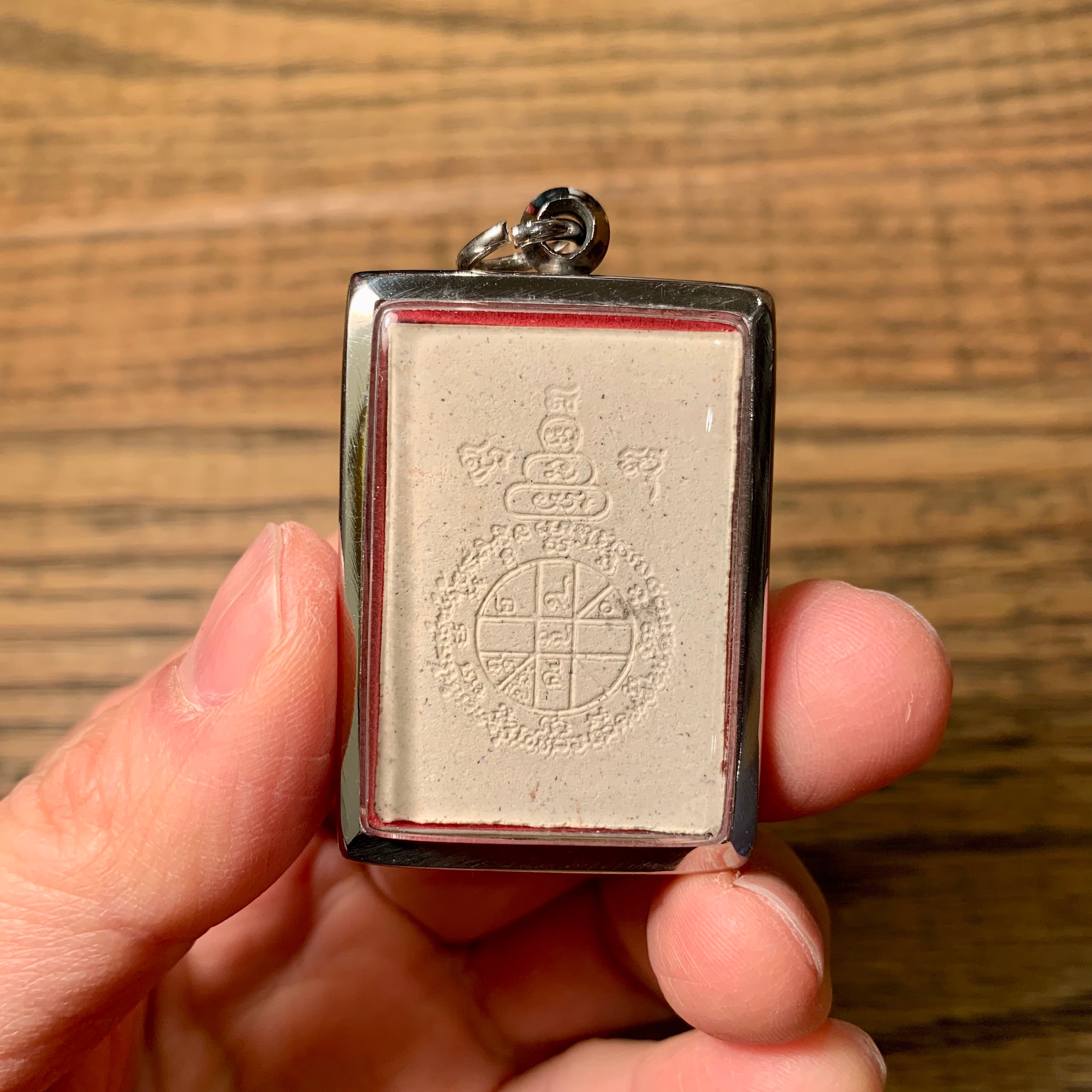 タイのお守り】ルアン・ポー・クーン ループ・ナー・ムアン ワット