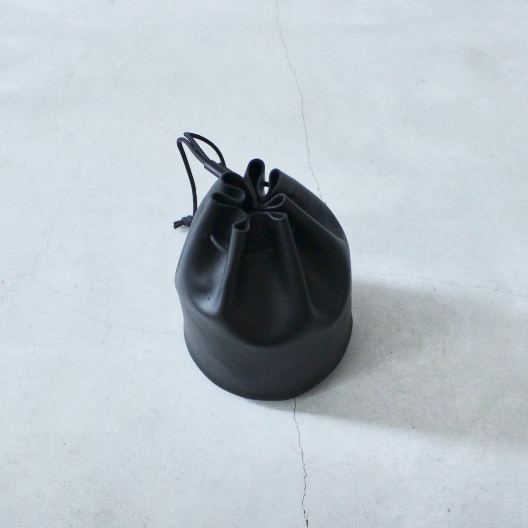 レザー巾着バッグ GORE-TEX仕様（ブラック） | EASTWOOD