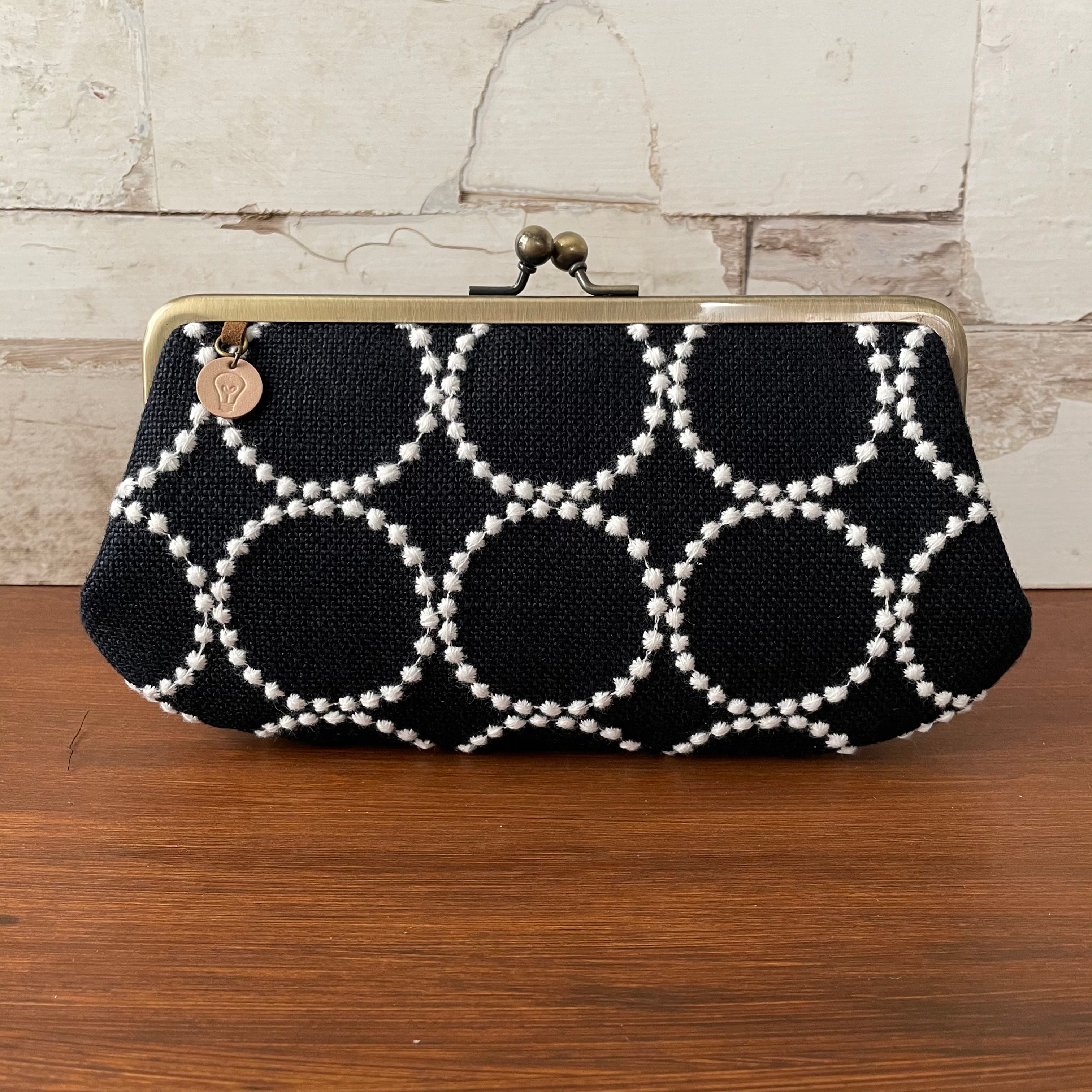 受注製作】ミナペルホネン タンバリン ネイビー×ホワイト がま口長財布