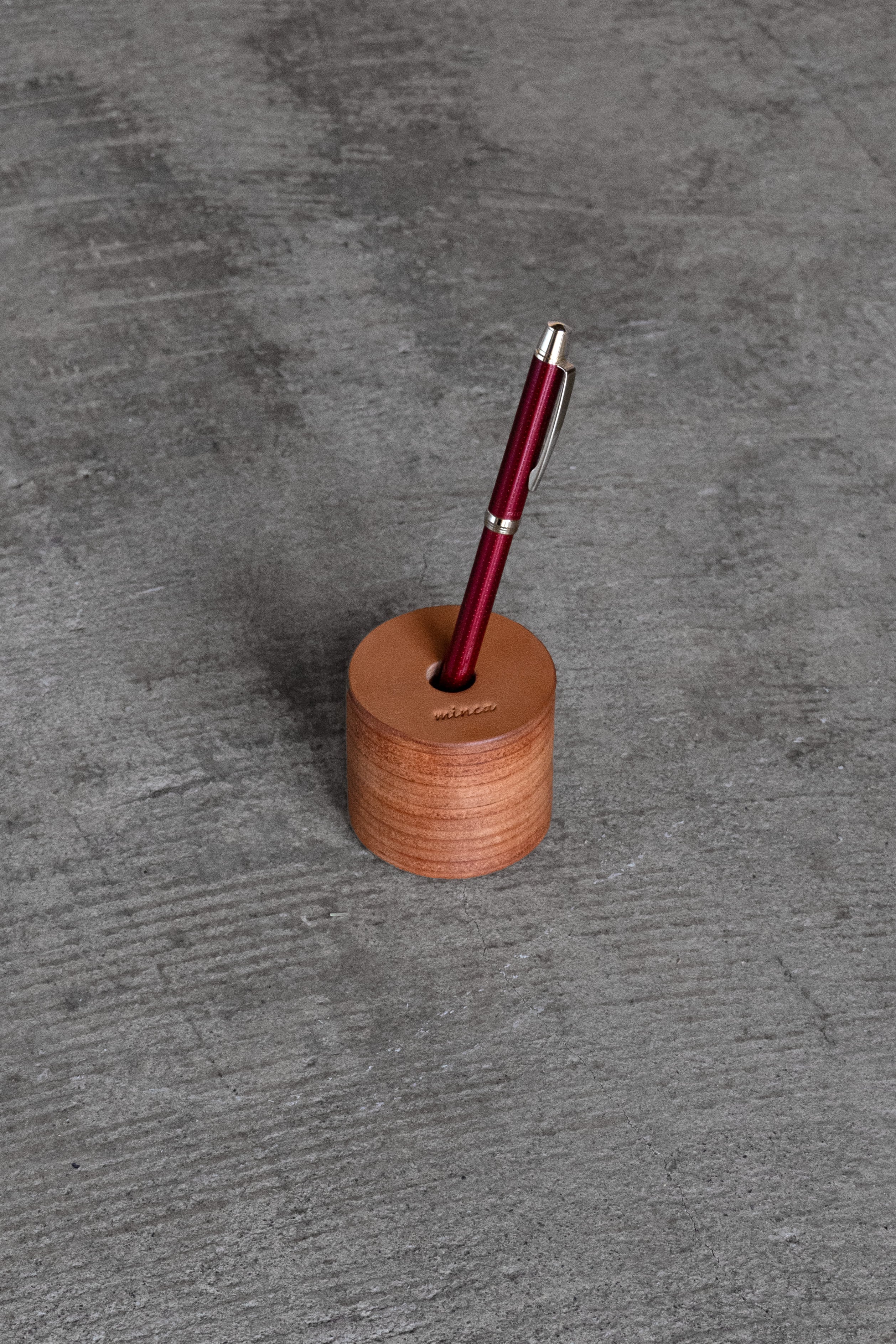 Pen stand / Harness Leather【送料無料】 | 高級皮革ならminca｜栃木