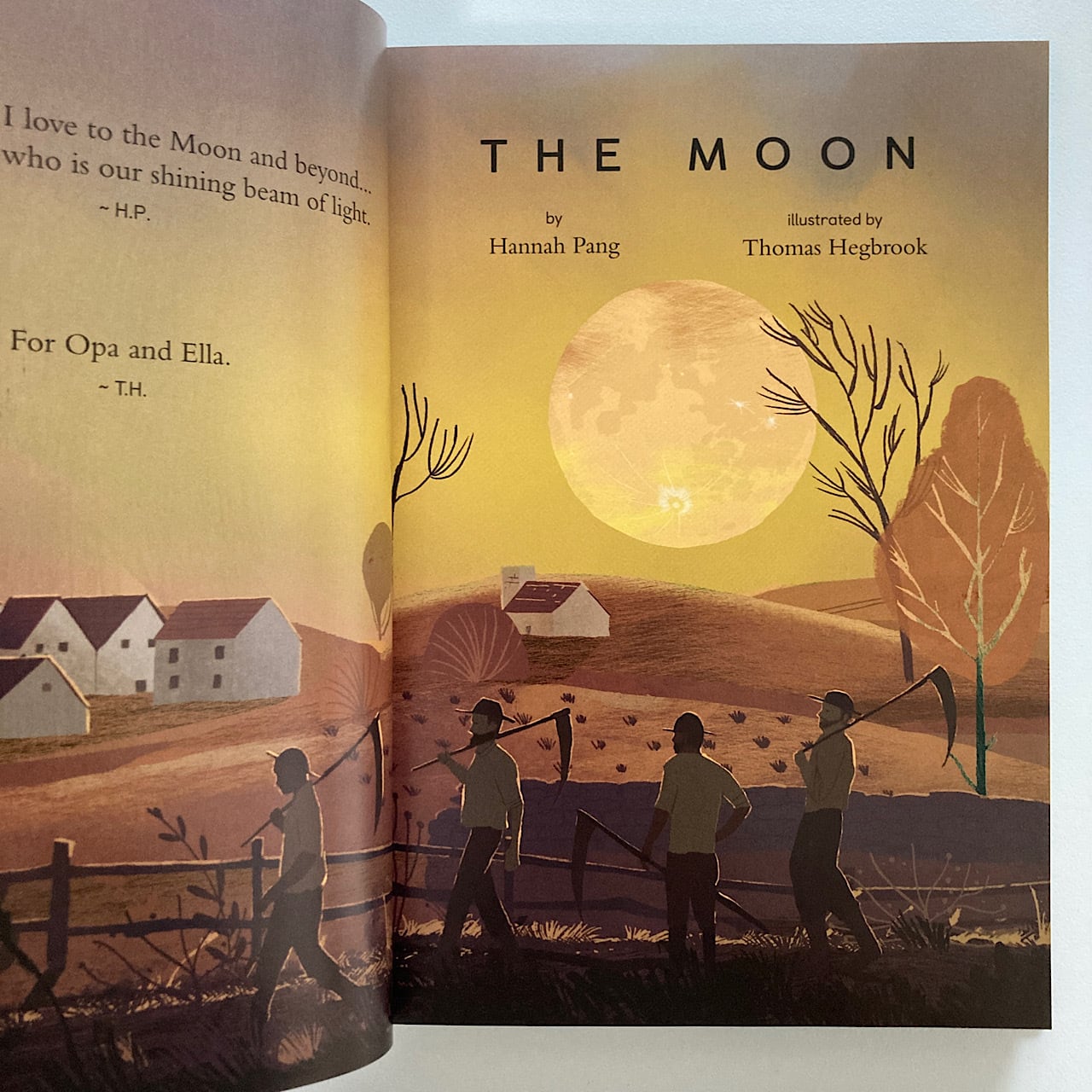 The Moon | 素敵な洋書の絵本屋さん Read Leaf Books