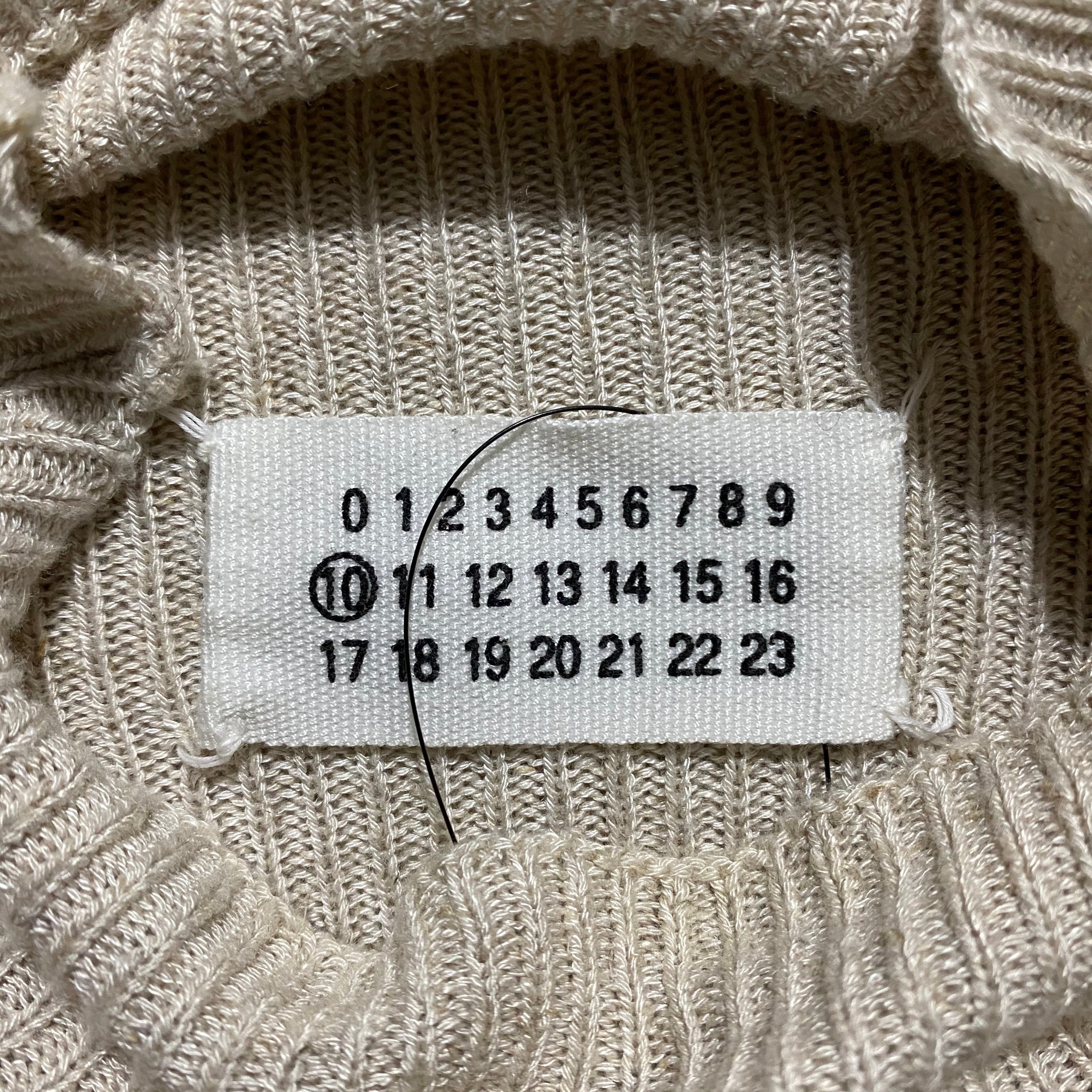 MAISON MARTIN MARGIELA 10 hi-neck knit by Miss Deanna | NOIR ONLINE