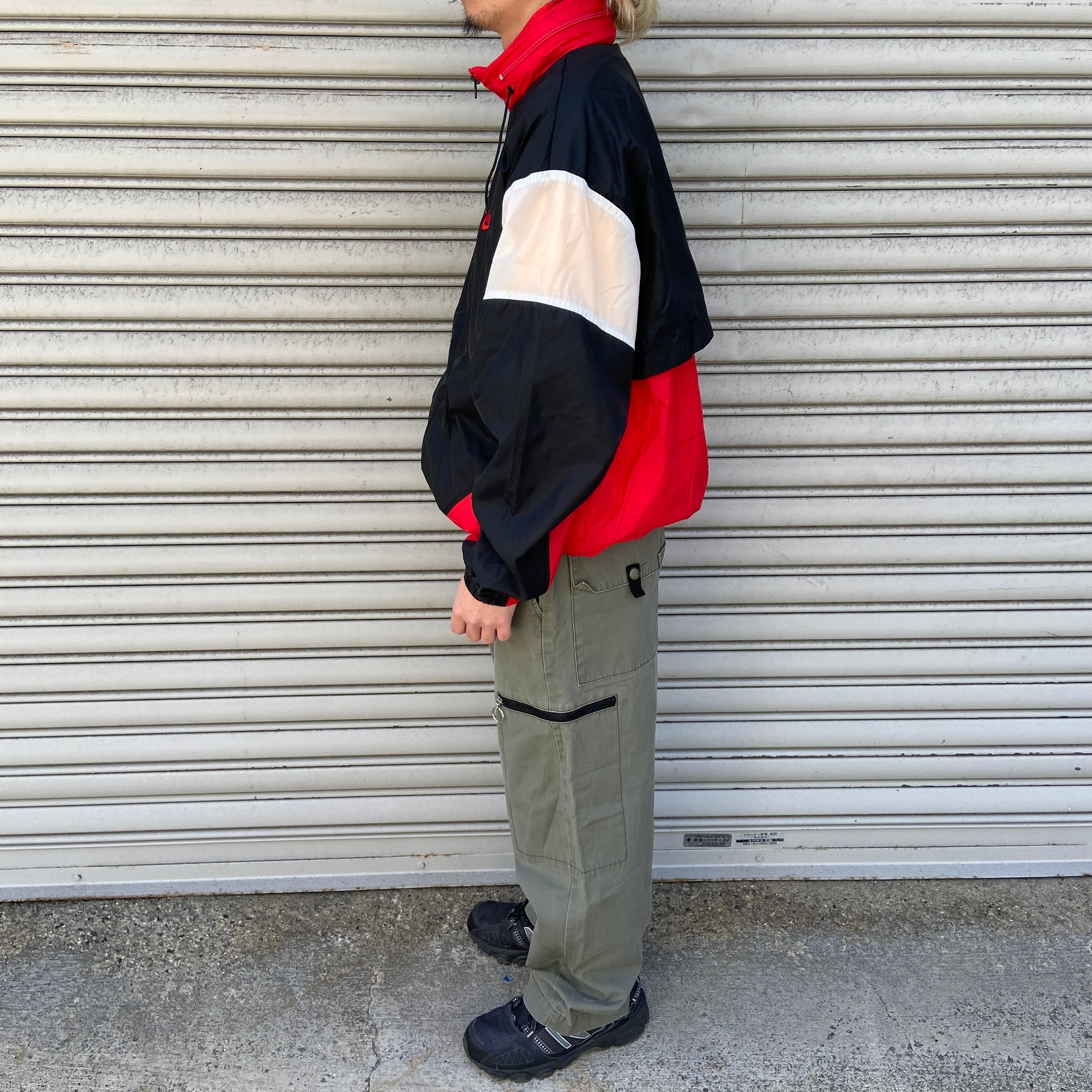 90s NIKE ナイロンジャケット 銀タグ 切り替え配色 黒 赤 白 L | 古着