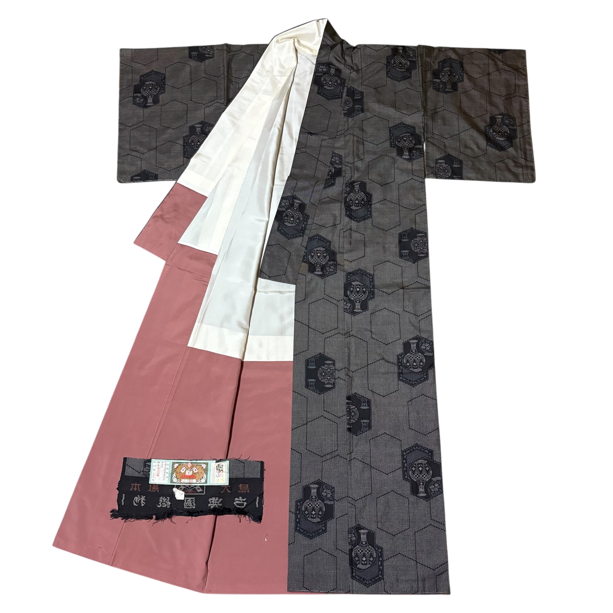 本場大島紬 7マルキ 亀甲重ね陶器文 証紙付き しつけ糸付き 未使用