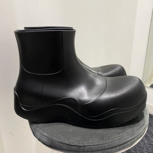 BOTTEGA VENETA ボッテガヴェネタ パドルアンクルブーツ ブラック 【中