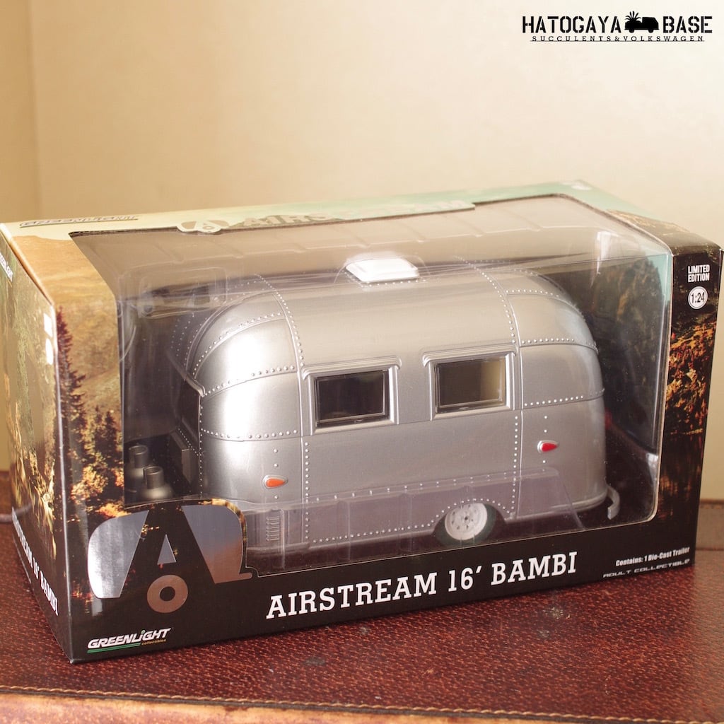 キャンピングトレーラーミニカー AIRSTREAM 16' BAMBI 1/24 [GLASBX01