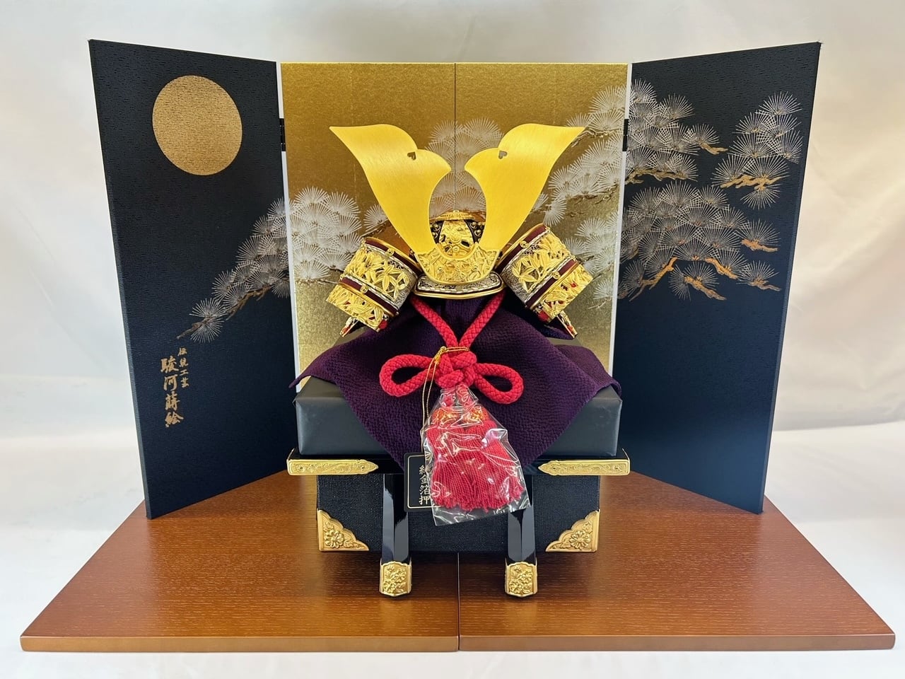 特別限定品 五月人形 8号 純金箔押し 竹雀 兜 合わせ鉢 5月4曲屏風