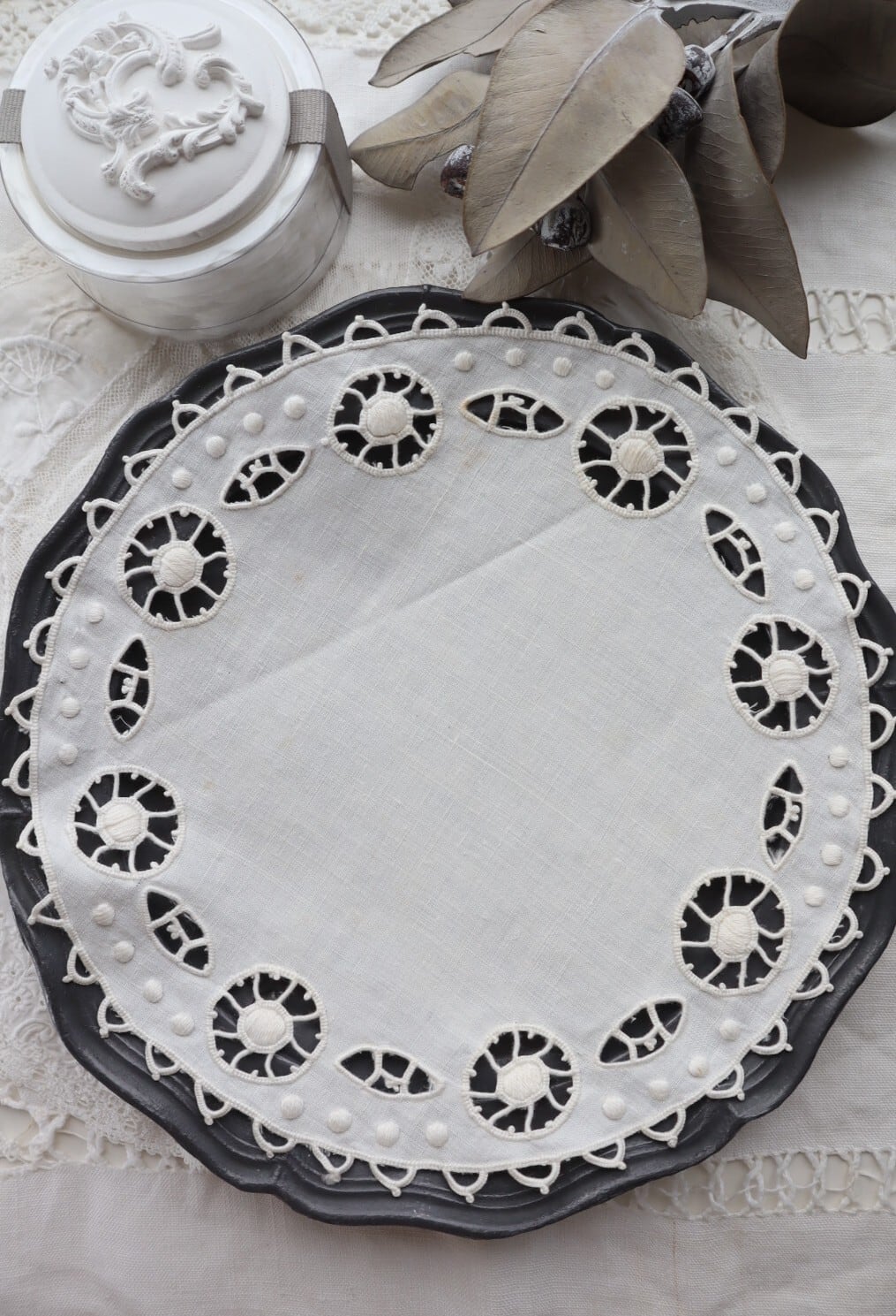 ドイリー | vmt antique アンティーク雑貨の家