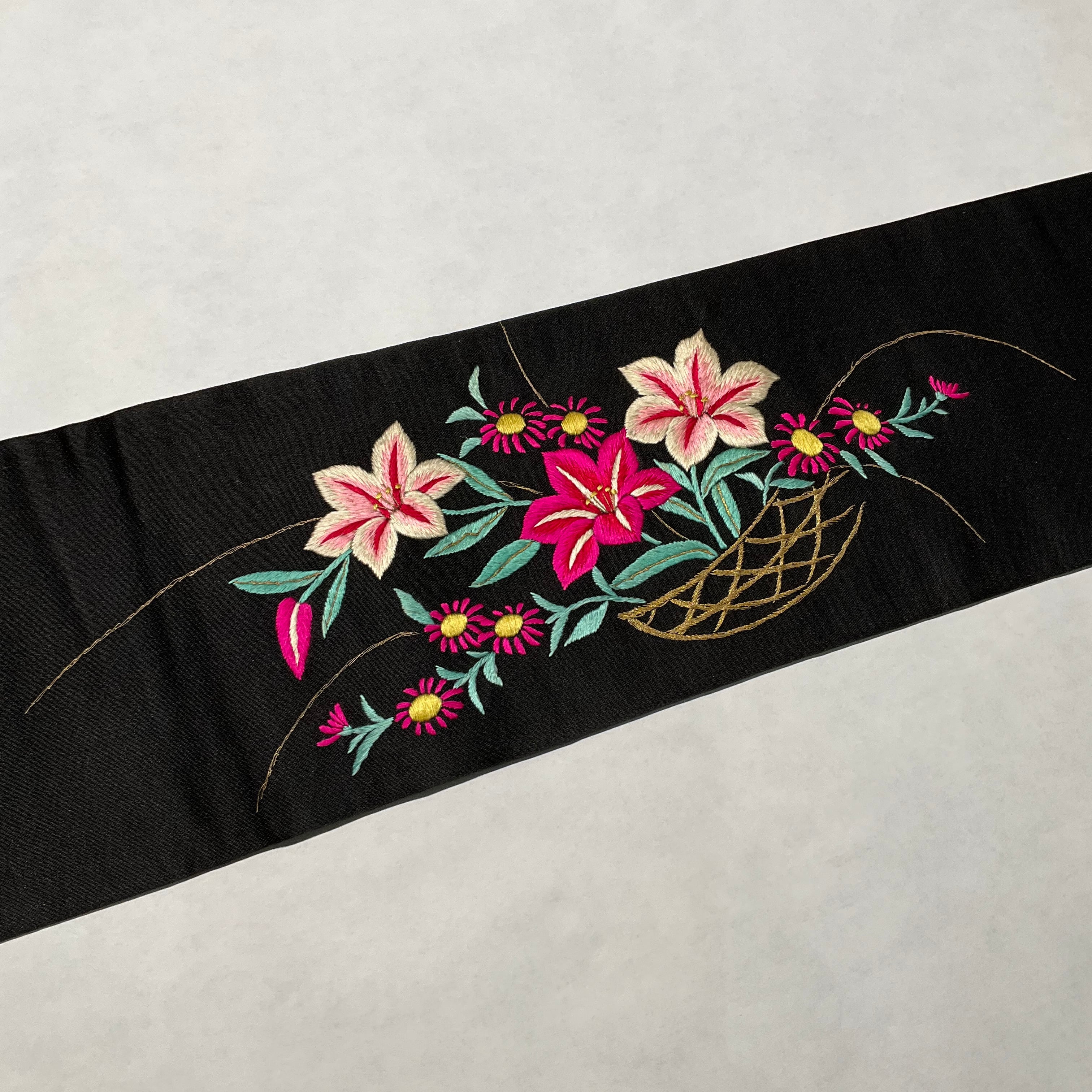 寄せ籠＊刺繍 花籠 クレマチス 鉄線 菊 テッセン 花 黒繻子