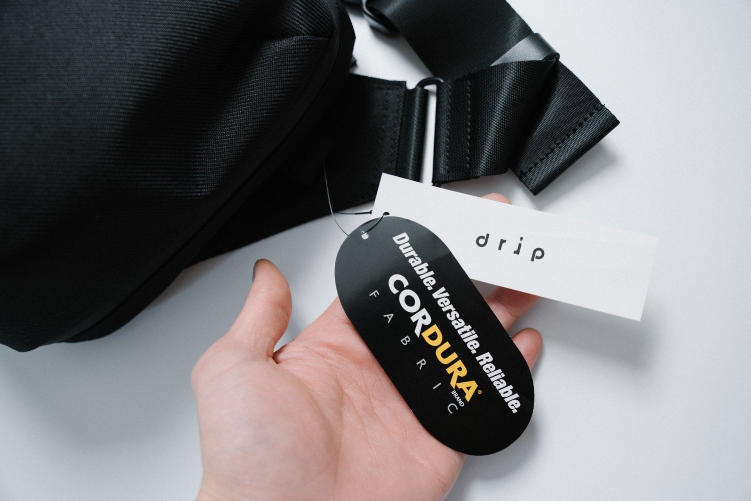 iPadユーザーのためのボディバッグ「HALFDAY PACK ver.2」 | drip公式