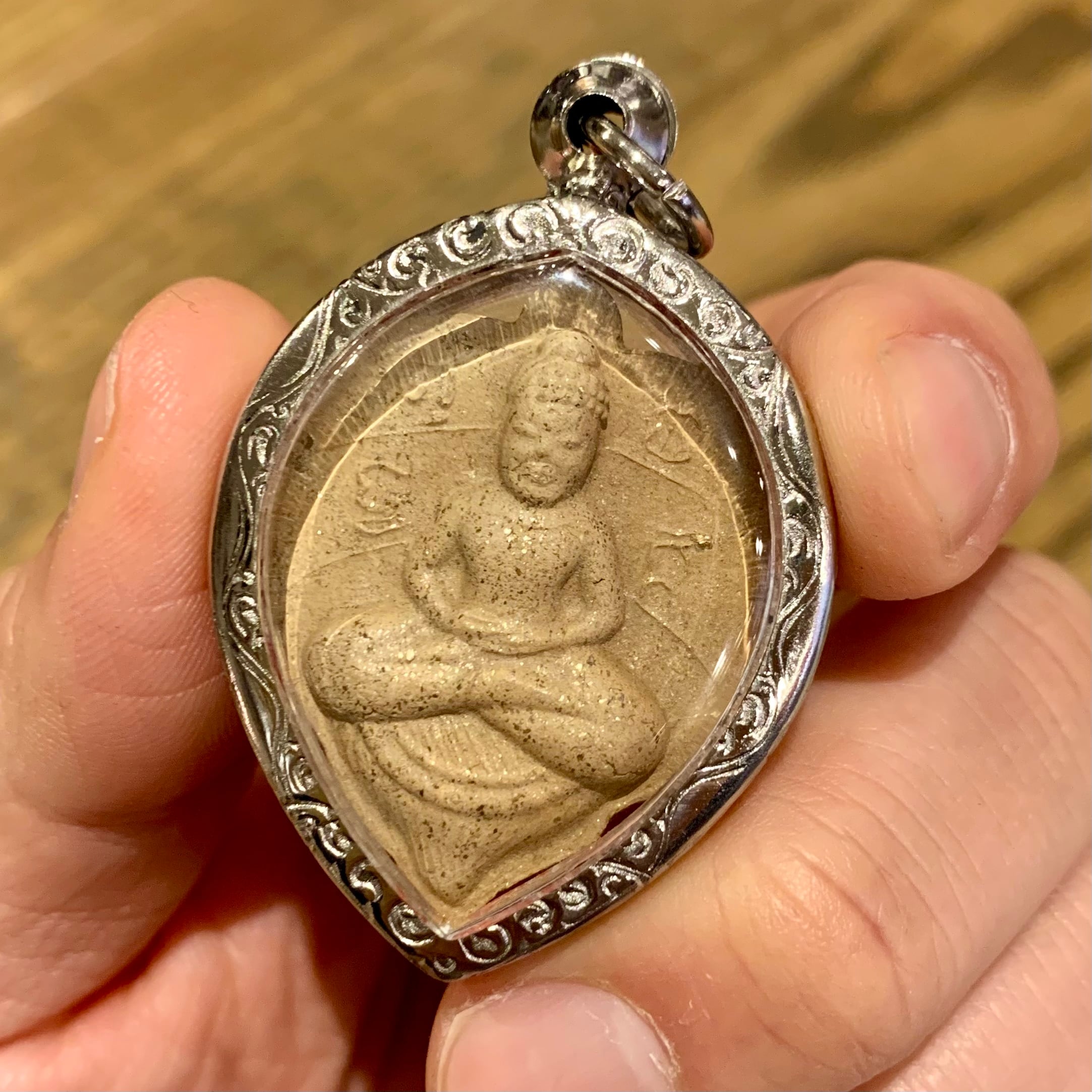 タイのお守り】プラ・バイポー・ルアン・ポー・リー ワット