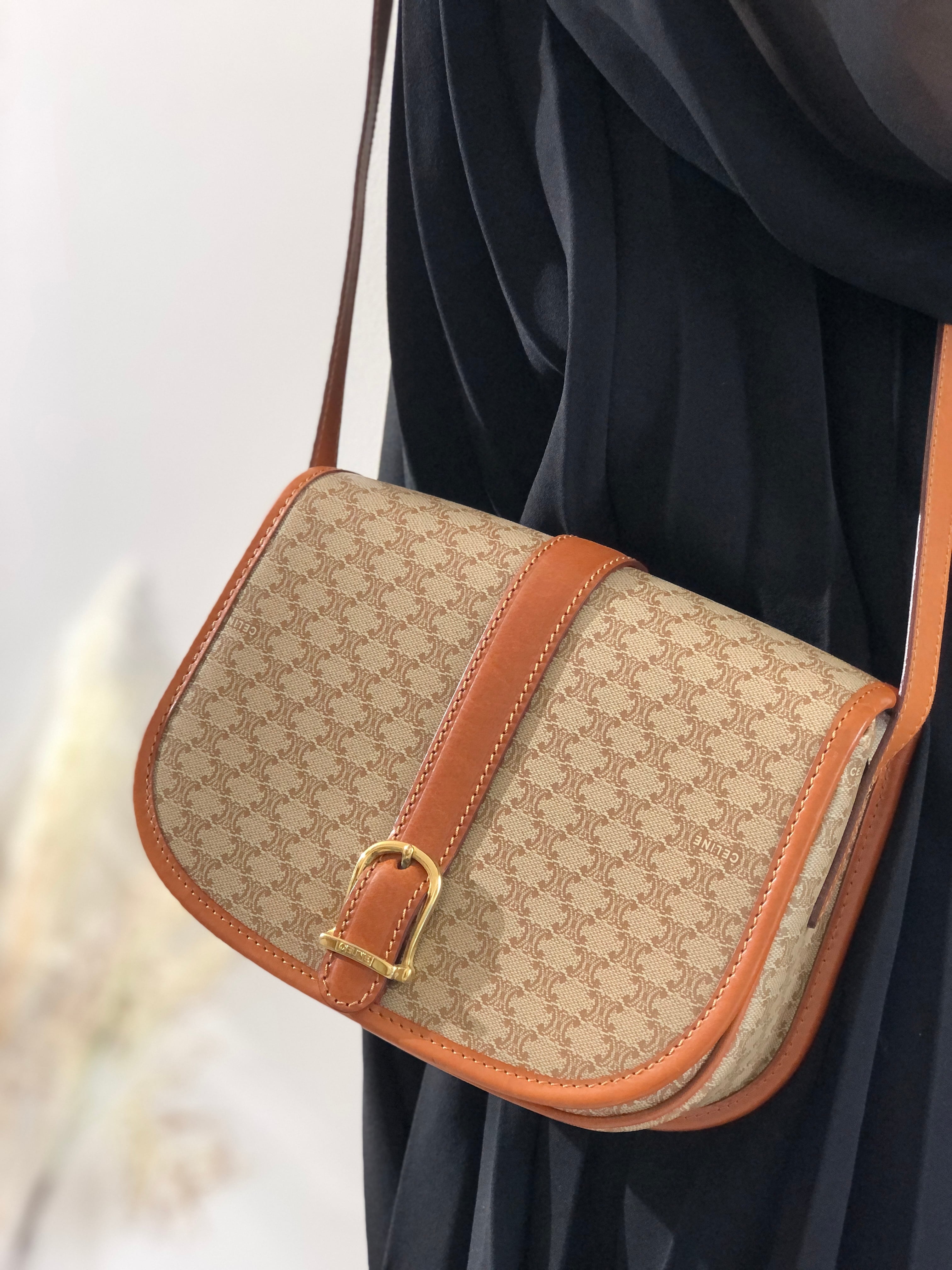 CELINE セリーヌ マカダム フロントベルト クロスボディ フラップ