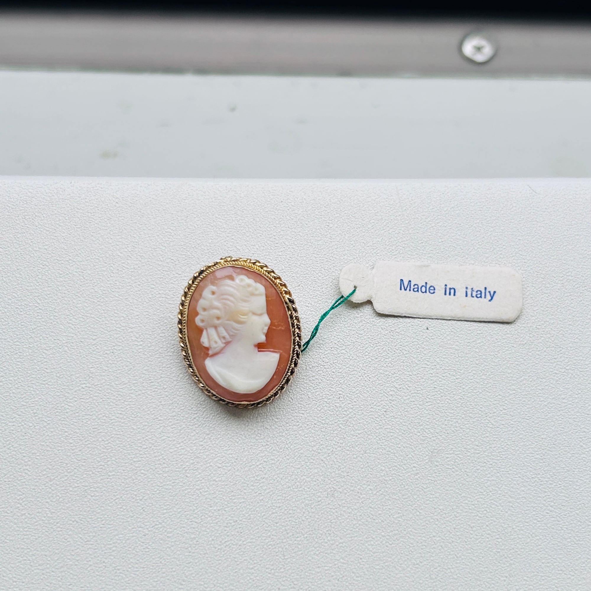 Italy シルバー925 金メッキシェルカメオミニブローチ | Milo Antiques
