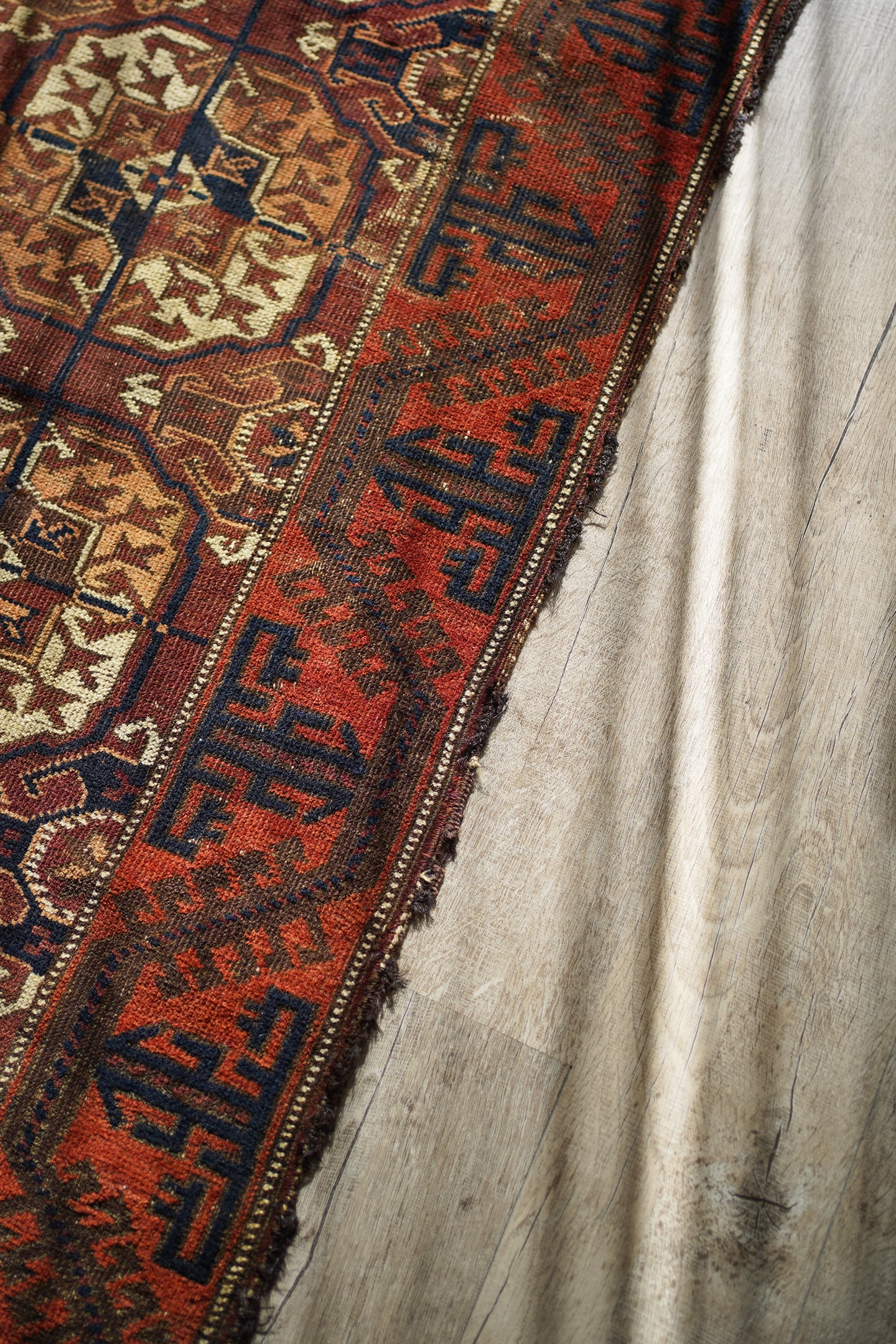 168】Antique Afghan Baluch rug 1900's | ヴィンテージラグ専門店