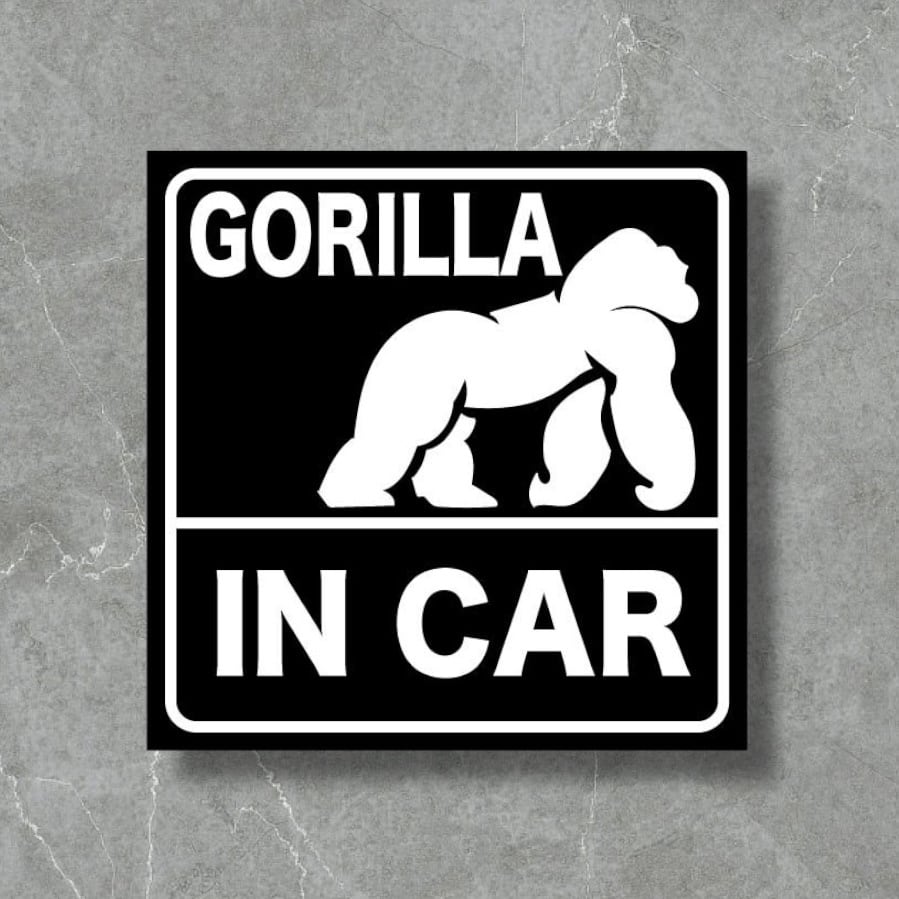 ゴリラ IN CAR 車用ステッカー 白黒バージョン | おもしろステッカー家