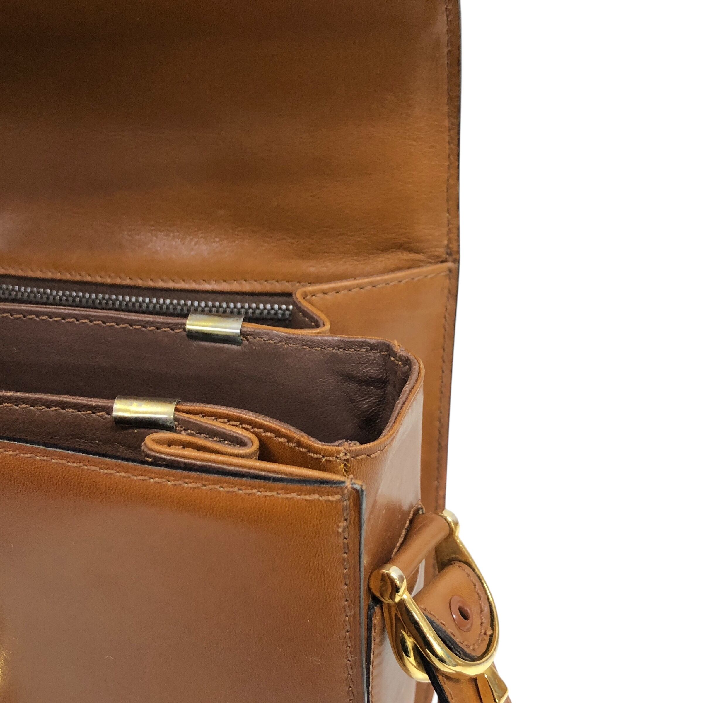 CELINE セリーヌ ショルダーバッグ キャメル エンブレム レザー