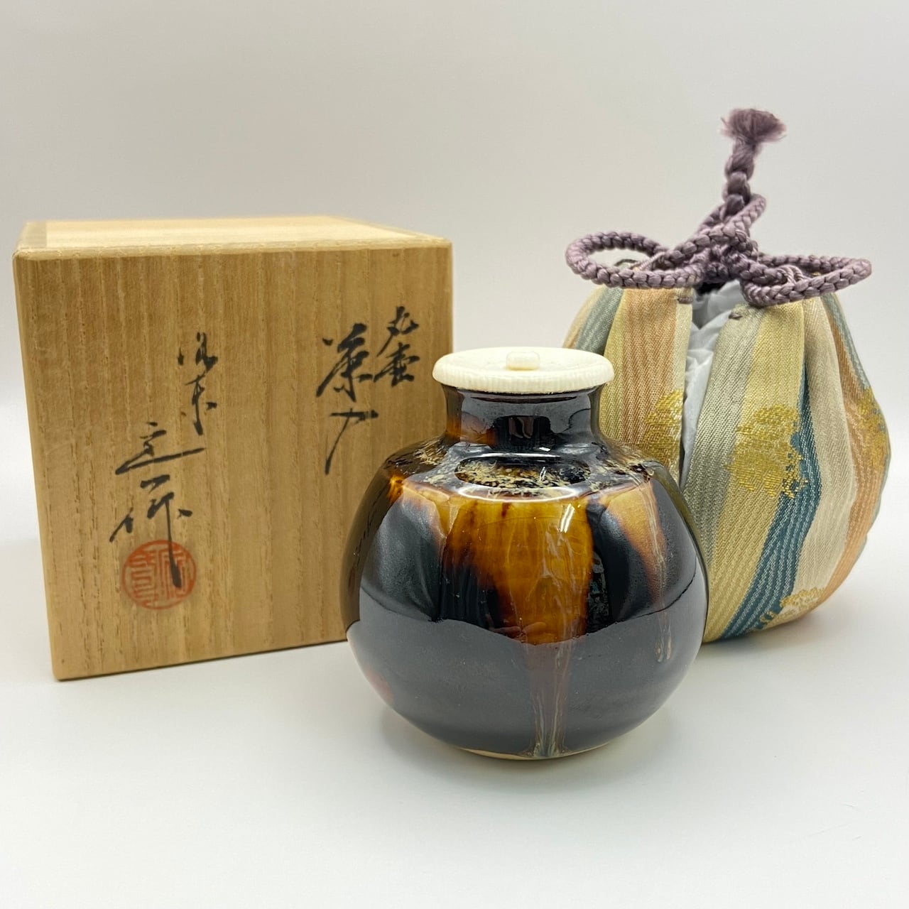 新古】丸壺茶入 桶谷定一 共箱入 仕覆：紹智花兎 | 錦玉堂オンライン