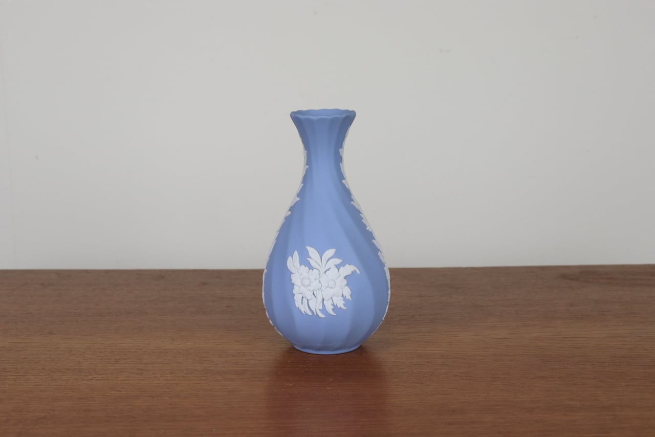 ウェッジウッド ジャスパー 花瓶 一輪挿し ペールブルー フラワー