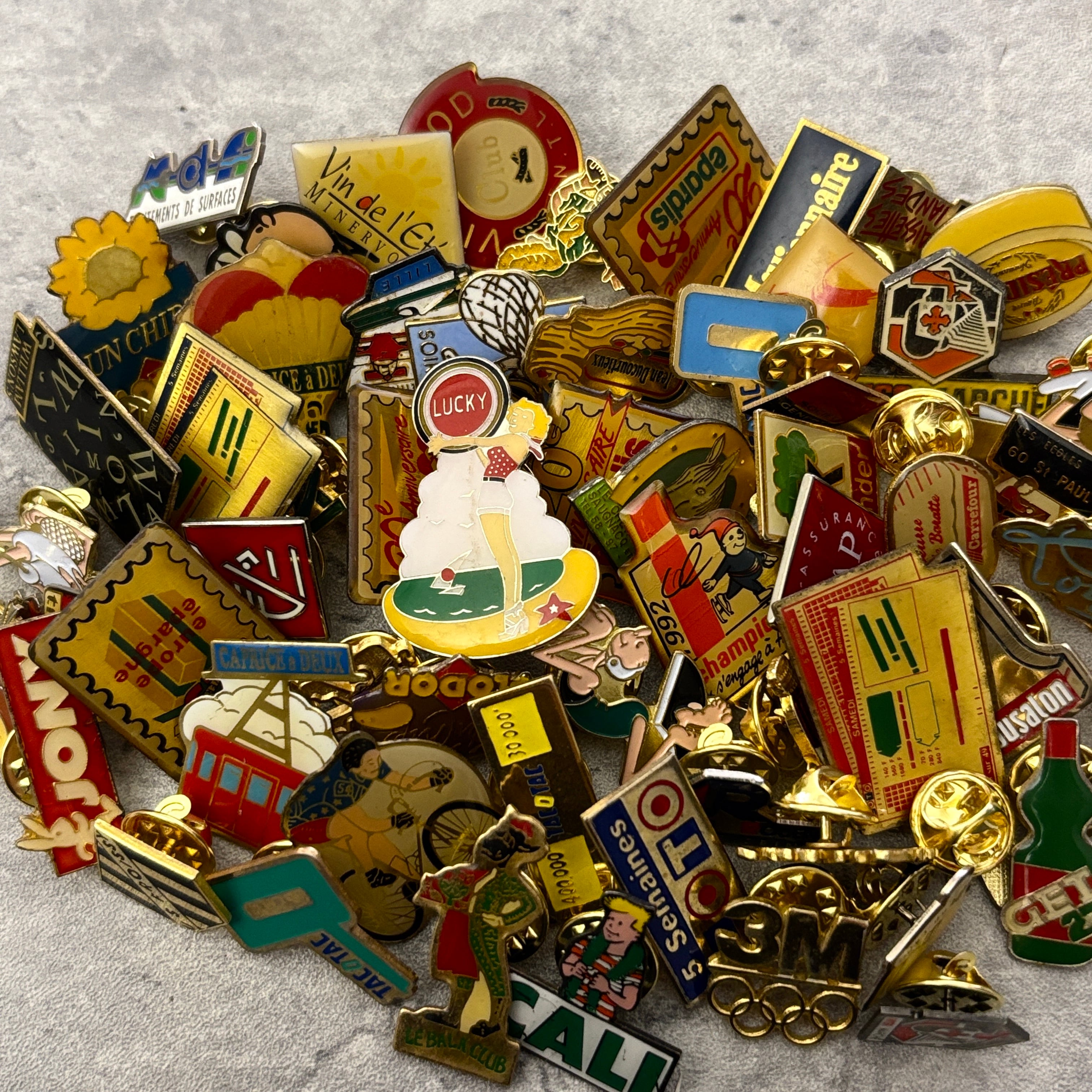 フランス雑貨☆ピンバッジ100個セット☆ ピンバッジ フランス まとめ