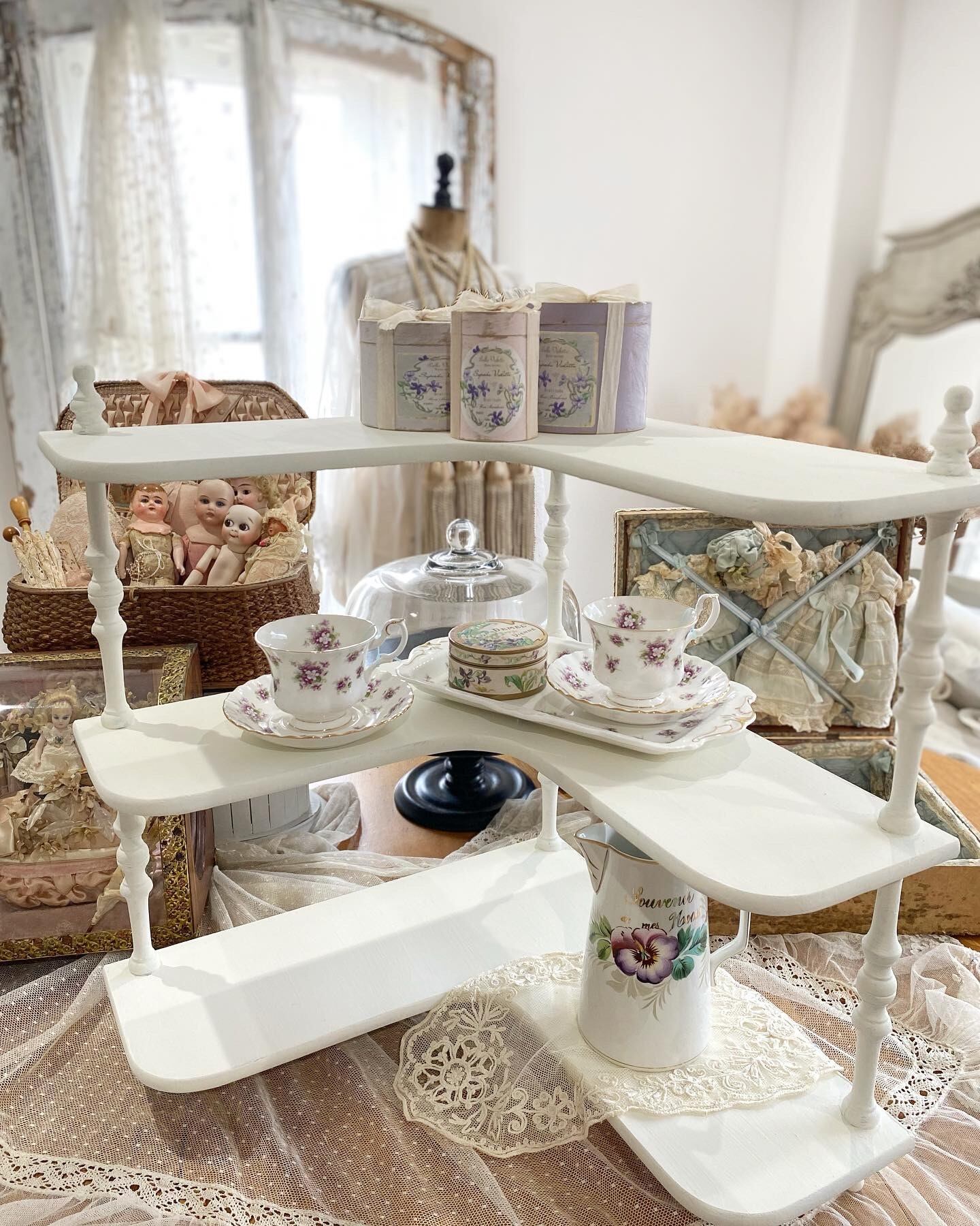 ホワイトペイントナポレオンシェルフ コーナータイプ | Le Hameau