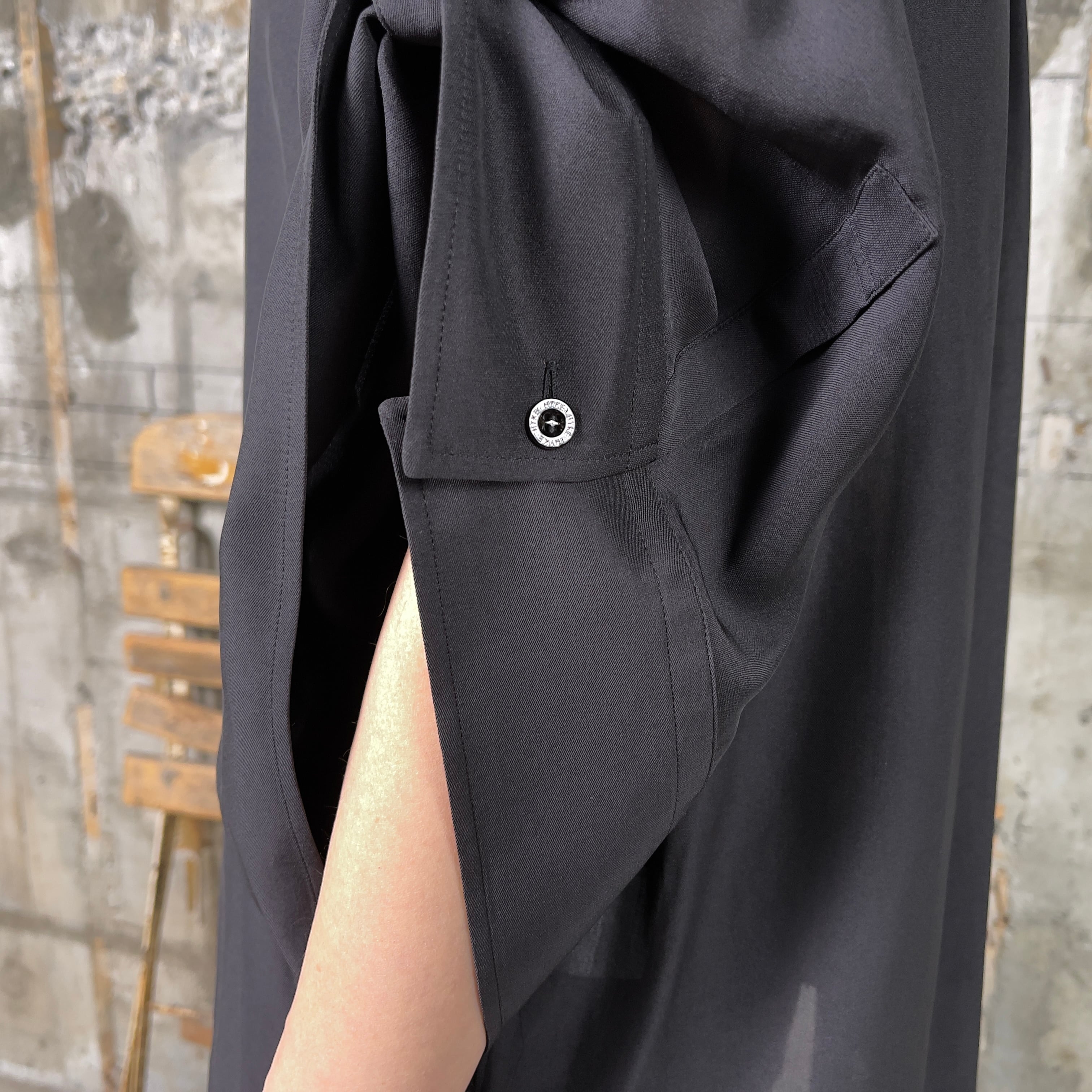 HYKE【ハイク】SHEER TWILL BELL-SLEEVE SHIRT (15218) | glamour online