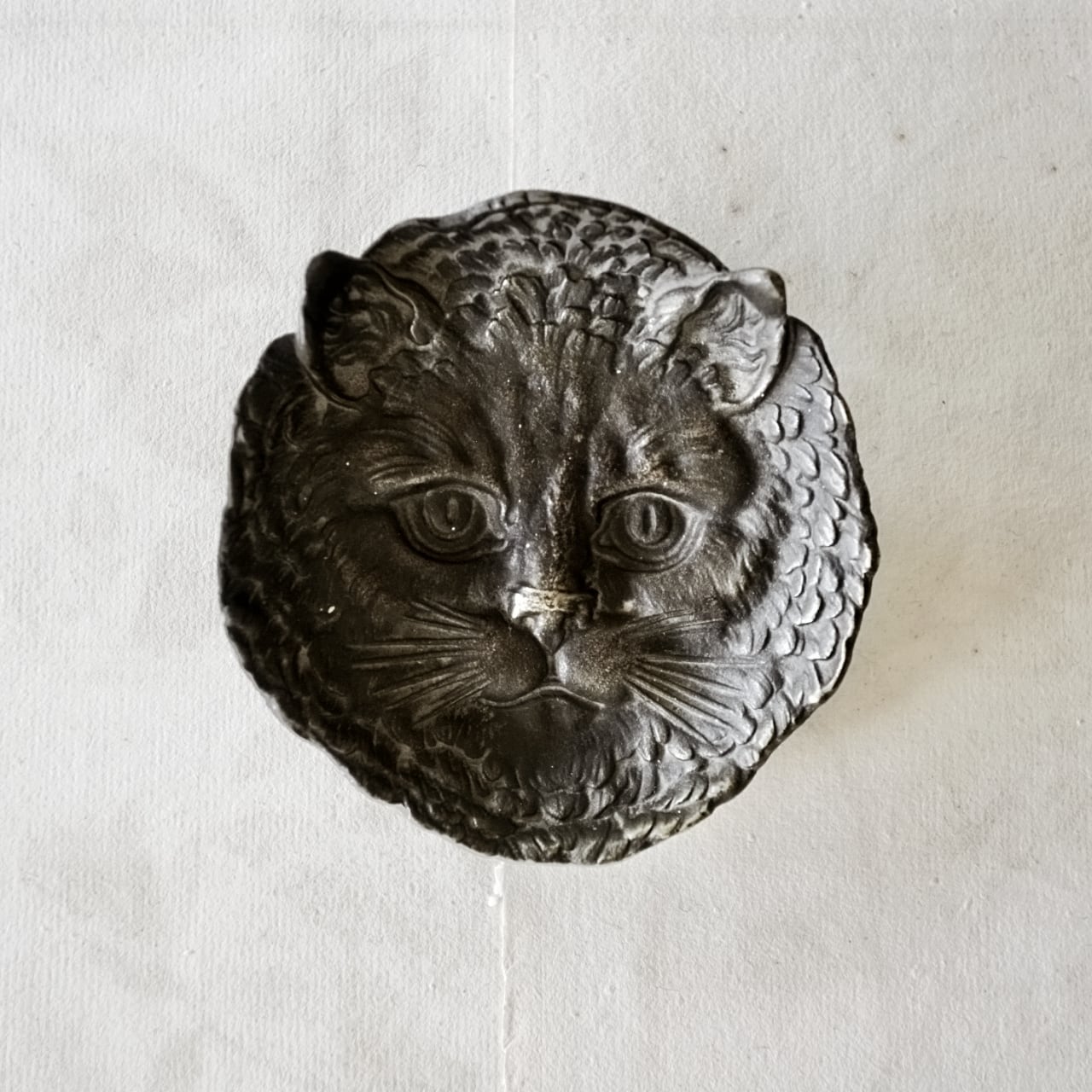 フランス ヒポコンデリー気質の尨猫とトレイ ブロンズ アンティーク