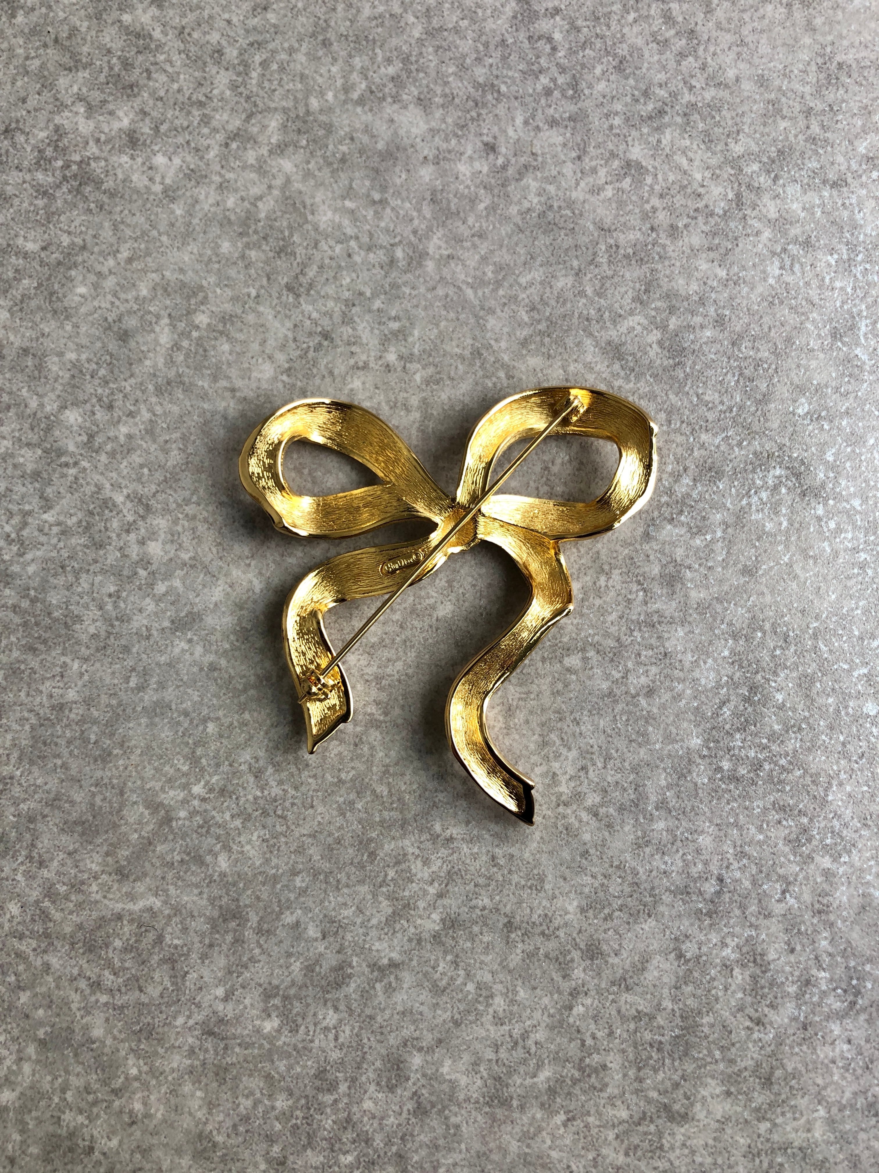 Christian Dior クリスチャン ディオール ブローチ ゴールド CD リボン