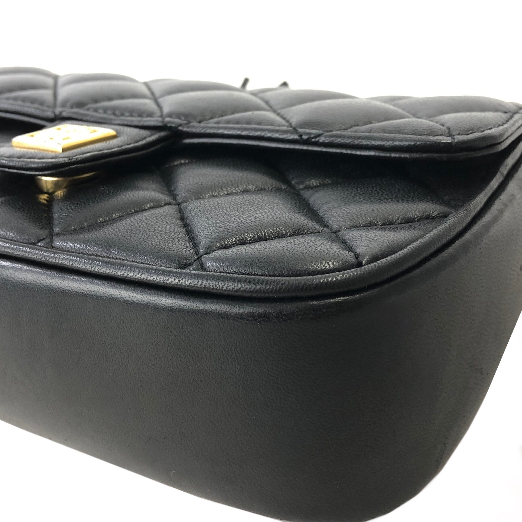 GIVENCHY ジバンシィ ロゴ タッセル レザー キルティング チェーン