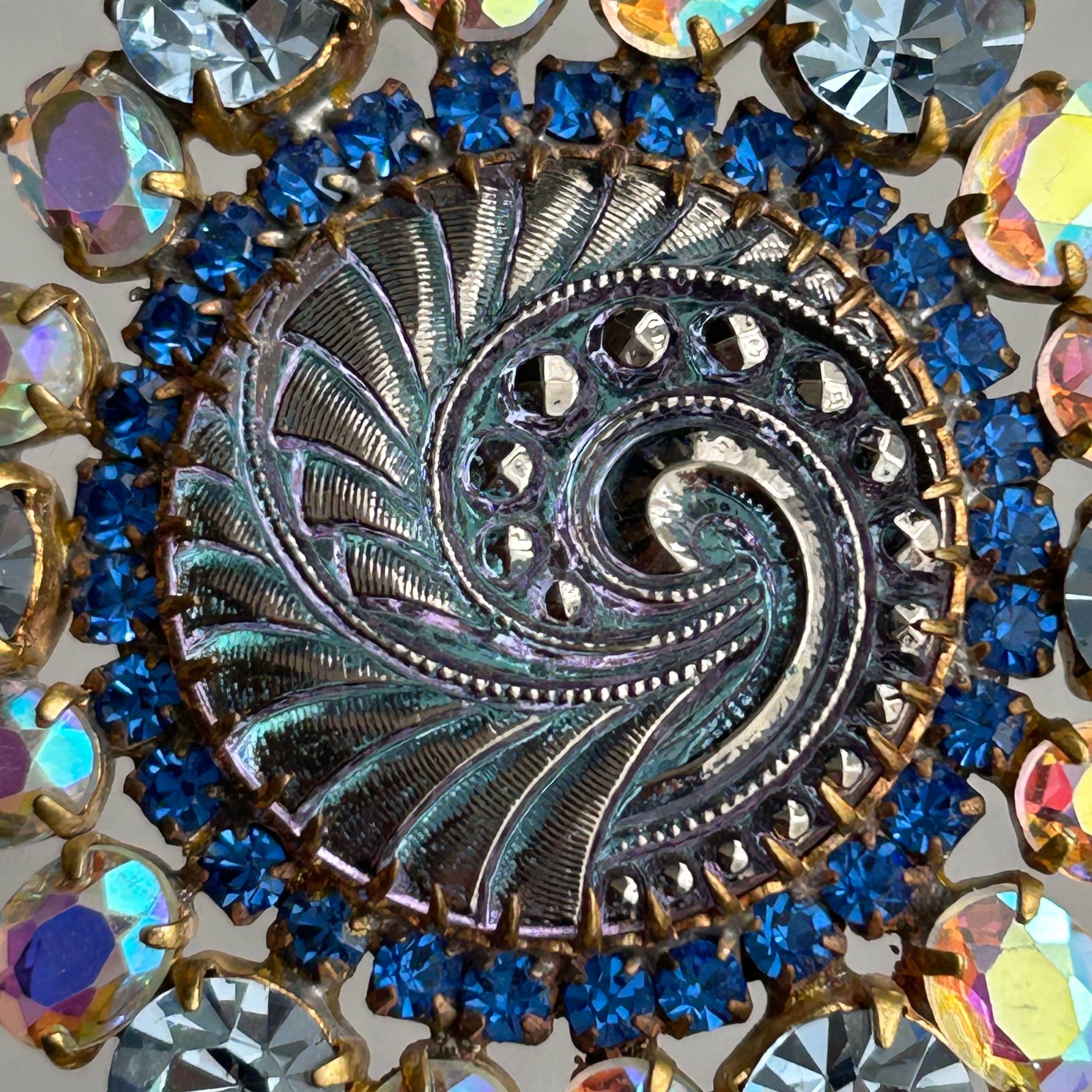 ヴィンテージガラスアクセサリー】ブローチ (セセッションスパイラル