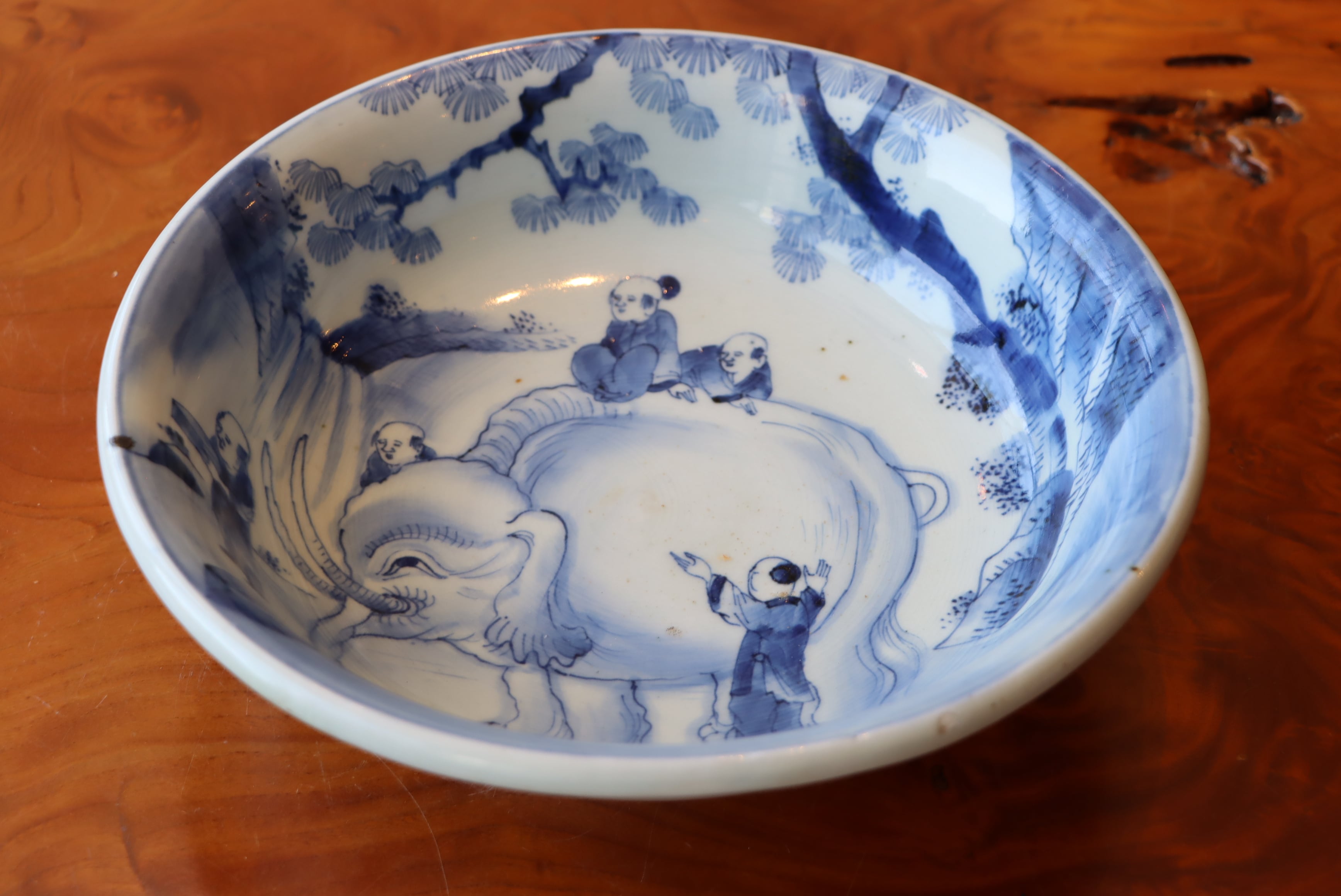 鉢 古伊万里 染付 象人物文 | (有)新原美術