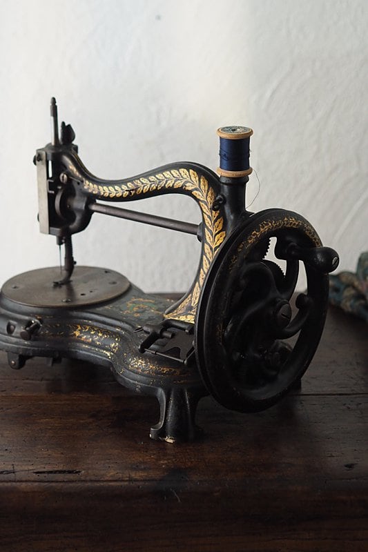 手回しアンティークミシン-antique sewing machine | アンティーク