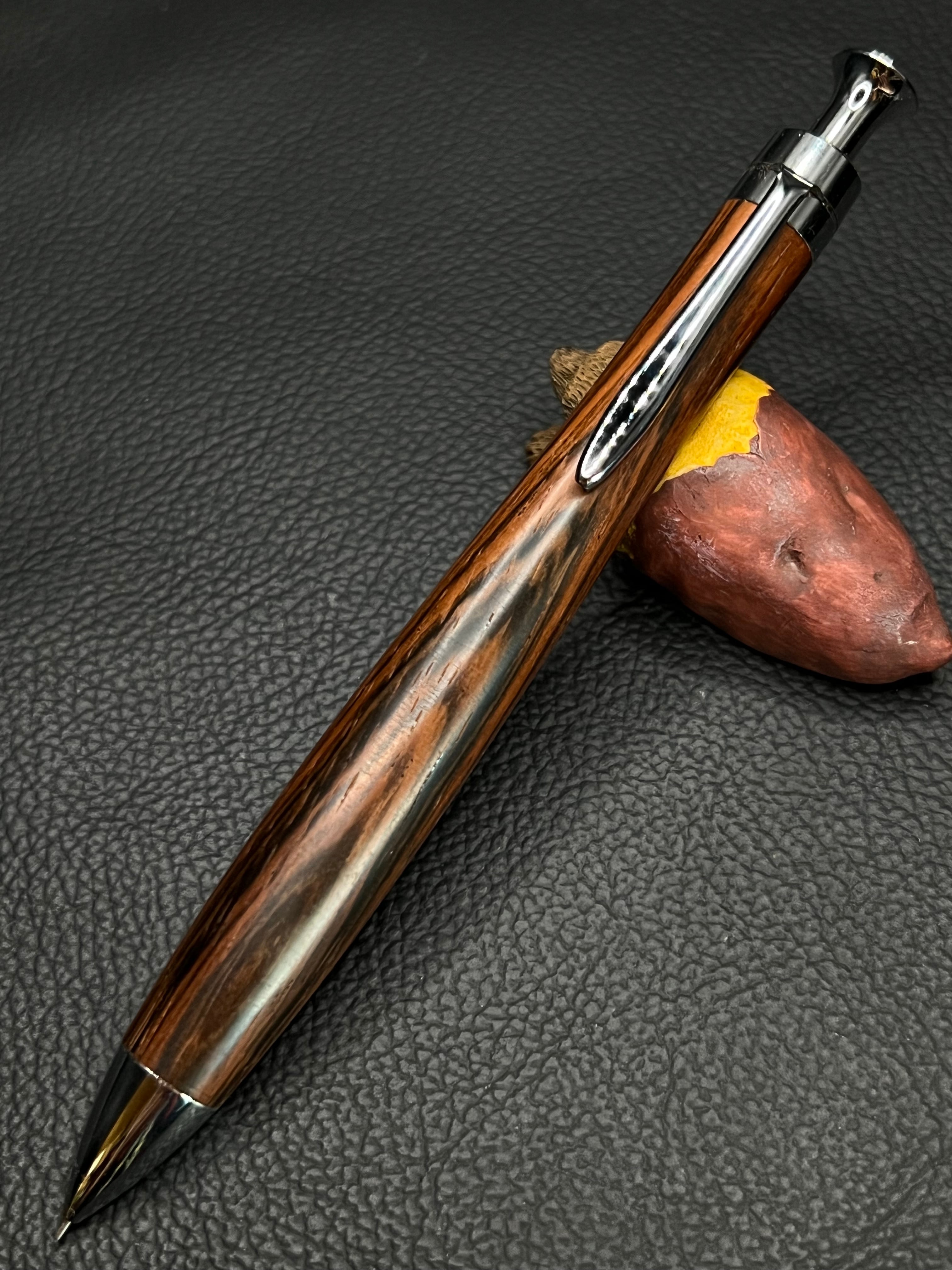 10 ブラジリアンローズウッド ハカランダ | こぶた工房